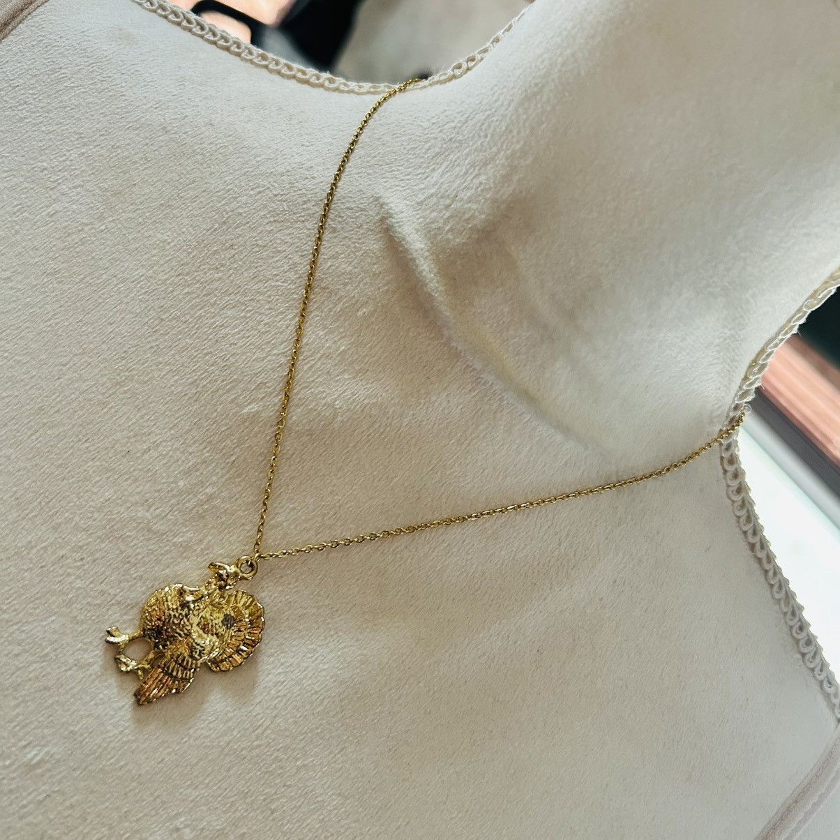Vintage Vintage gold plated turkey pendant on chain necklace Size ONE SIZE - 1 Thumbnail