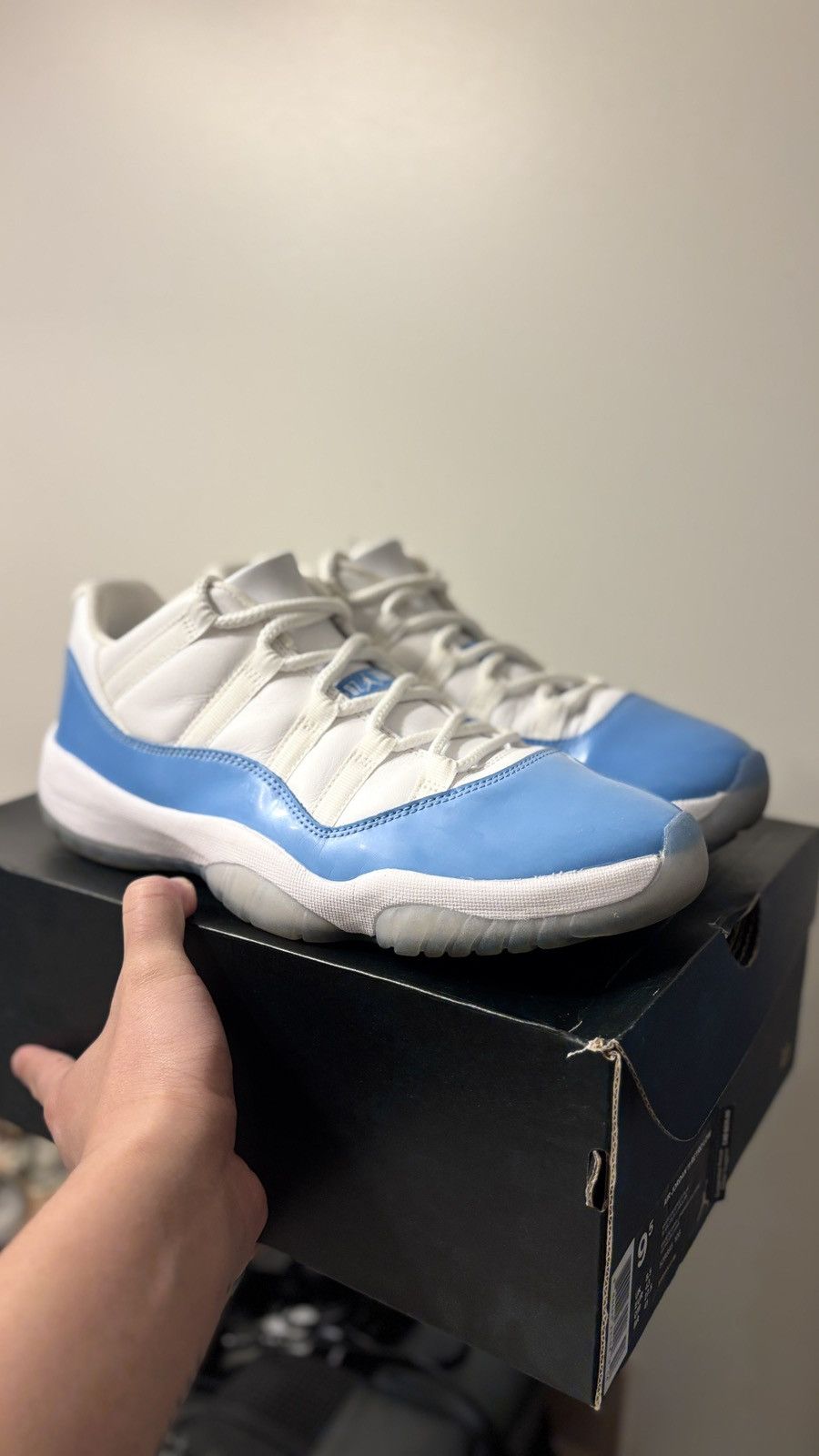Jordan Brand AIR JORDAN 11 LOW UNC BLUE SZ 9.5 Size US 9.5 / EU 42-43 - 7 Thumbnail