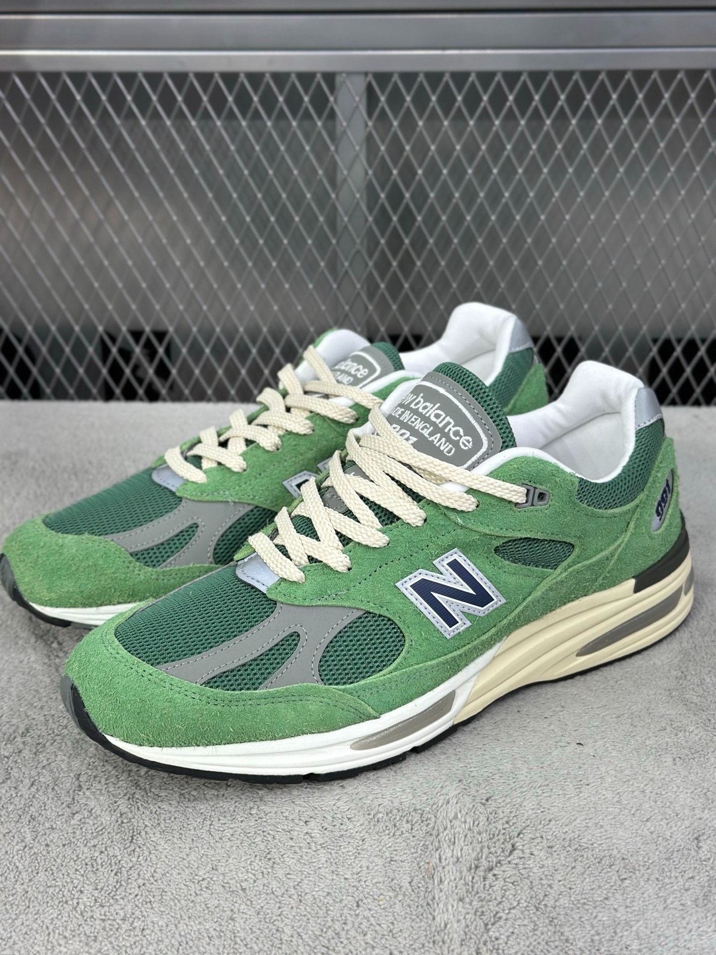 New Balance New Balance 9060 Olivine Grey / Mint / Green us 11.5