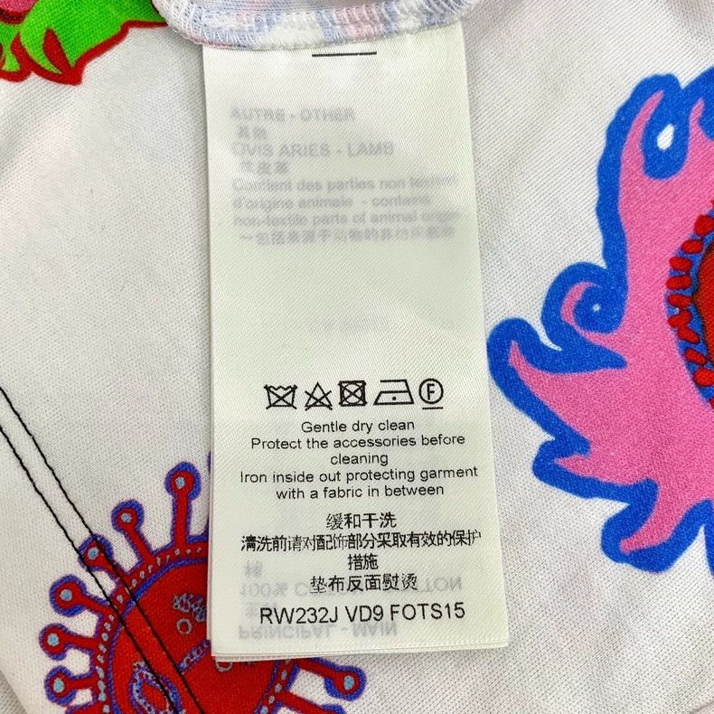 Louis Vuitton Louis Vuitton 23 White Sun Cartoon Print Crew Neck Short S Size S / US 4 / IT 40 - 6 Thumbnail