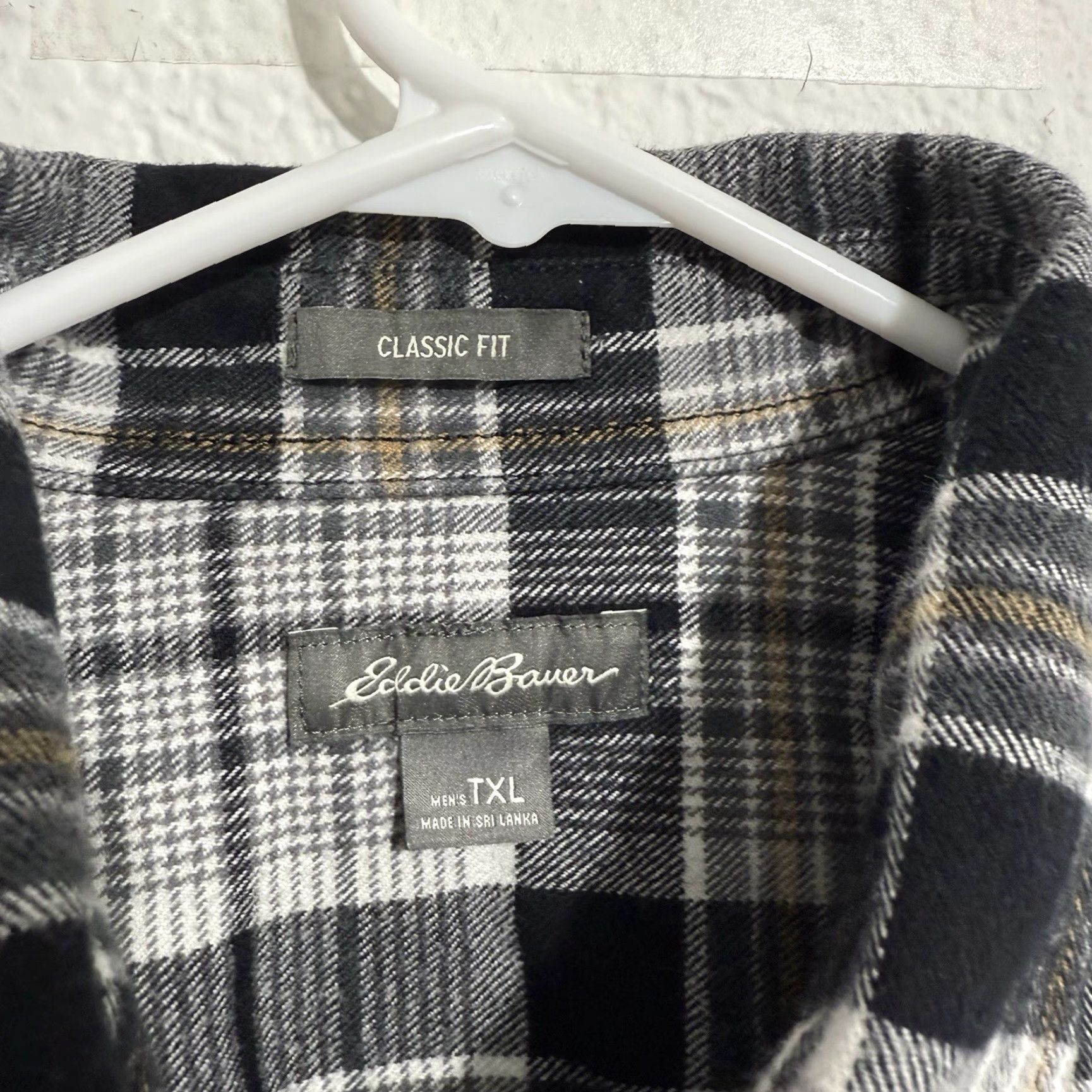 Eddie Bauer Eddie Bauer Mens XLT Gray Plaid Long Sleeve Button Front Flannel Classic Fit Shirt Size US XL / EU 56 / 4 - 7 Thumbnail