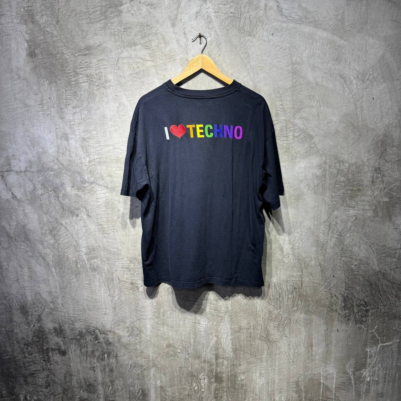 Balenciaga Balenciaga “I Love Techno” Embroidered tee Size US XL / EU 56 / 4 - 1 Thumbnail