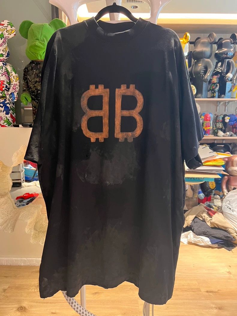 Balenciaga Balenciaga Bitcoin Graphic Short Sleeve Size US M / EU 48-50 / 2 - 1 Thumbnail