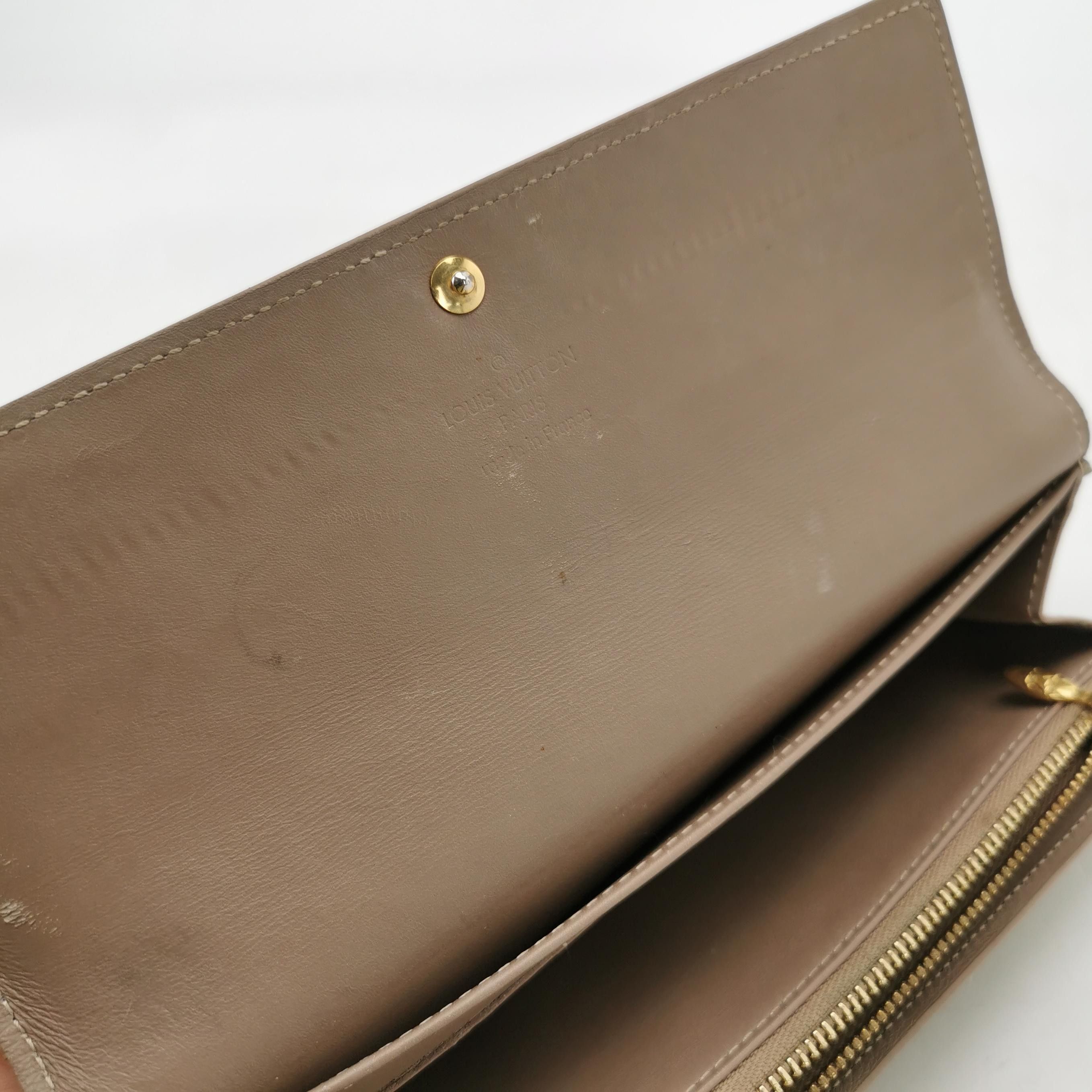Louis Vuitton Louis Vuitton (LV) Patent leather embossed classic long wal Size ONE SIZE - 7 Thumbnail