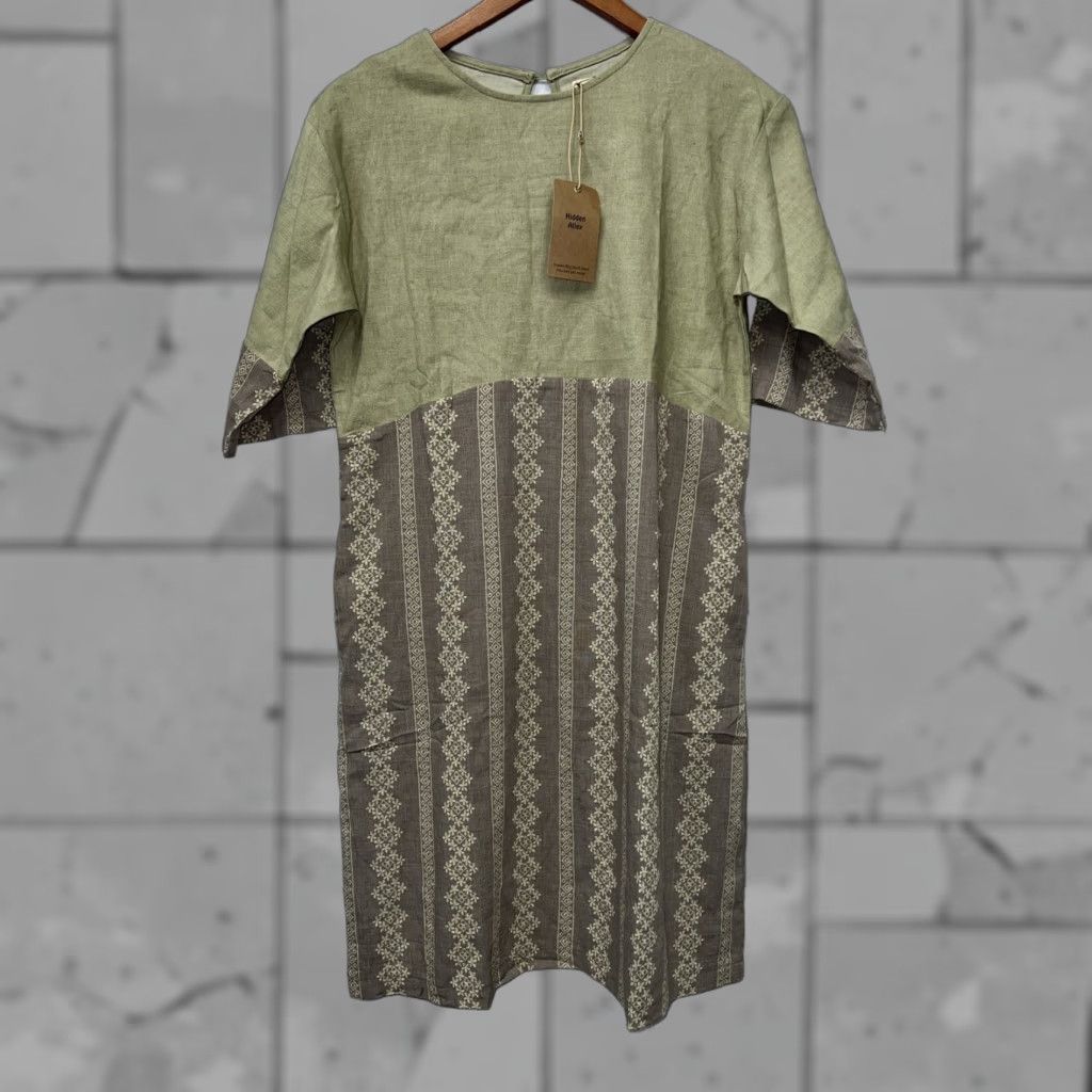 Vintage NWT Hidden Alley Green Dress Womens Size M Midi Dress Women's M Green Size M / US 6-8 / IT 42-44 - 1 Thumbnail
