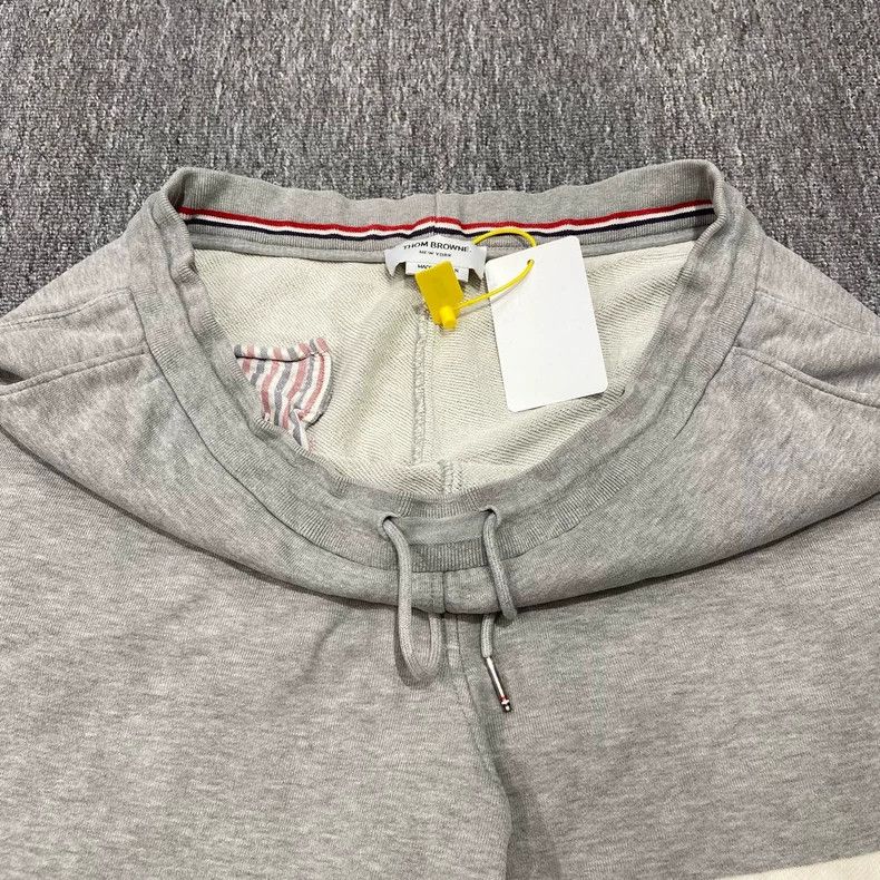 Thom Browne Thom Browne Size 5 Gray shorts 2506-Nextarrow Size US 35 - 7 Thumbnail