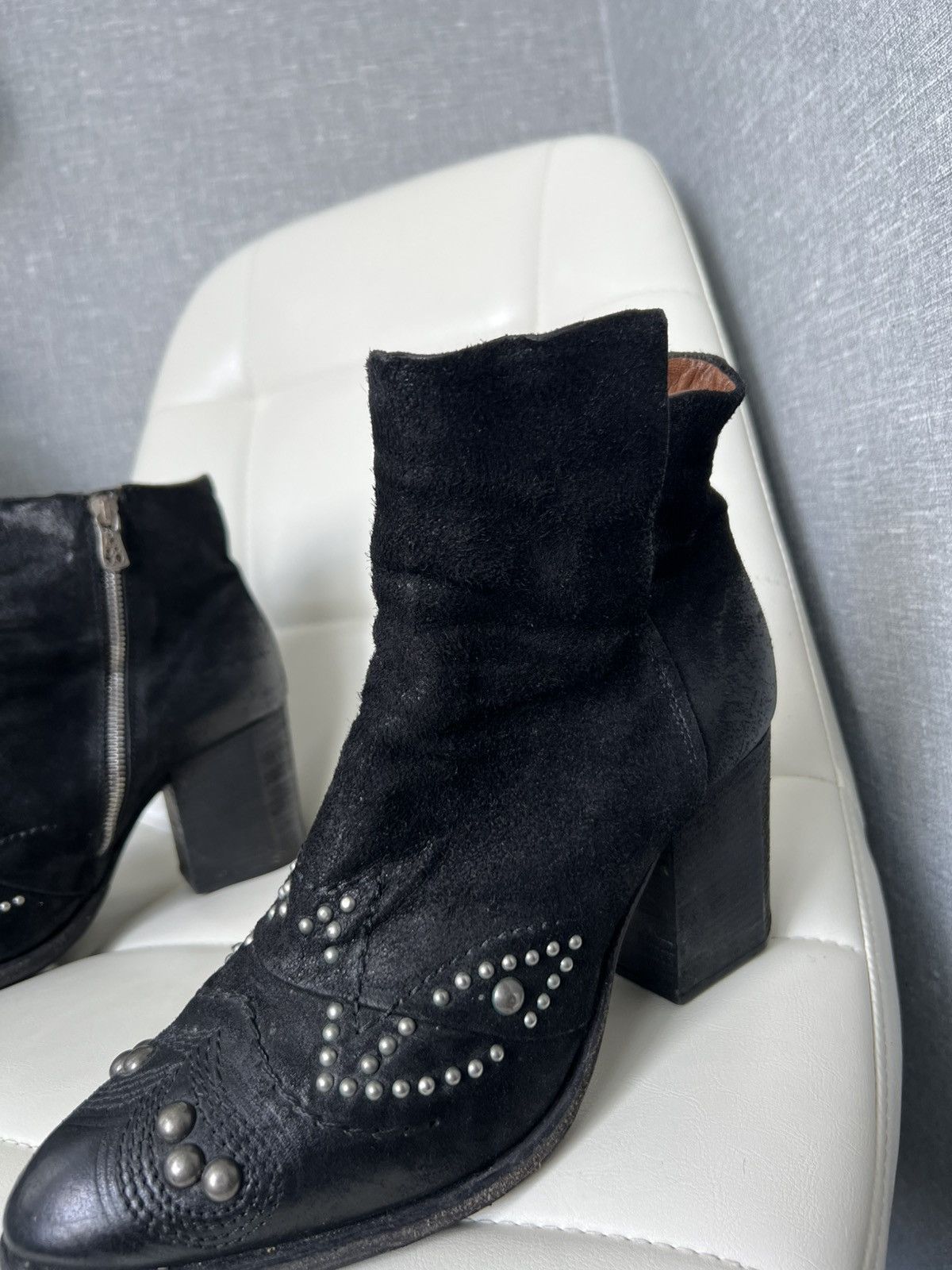 A.S.98 A.S.98 Western Style Studded Suede Leather Ankle Boots Sz 39 Size US 9 / IT 39 - 4 Thumbnail