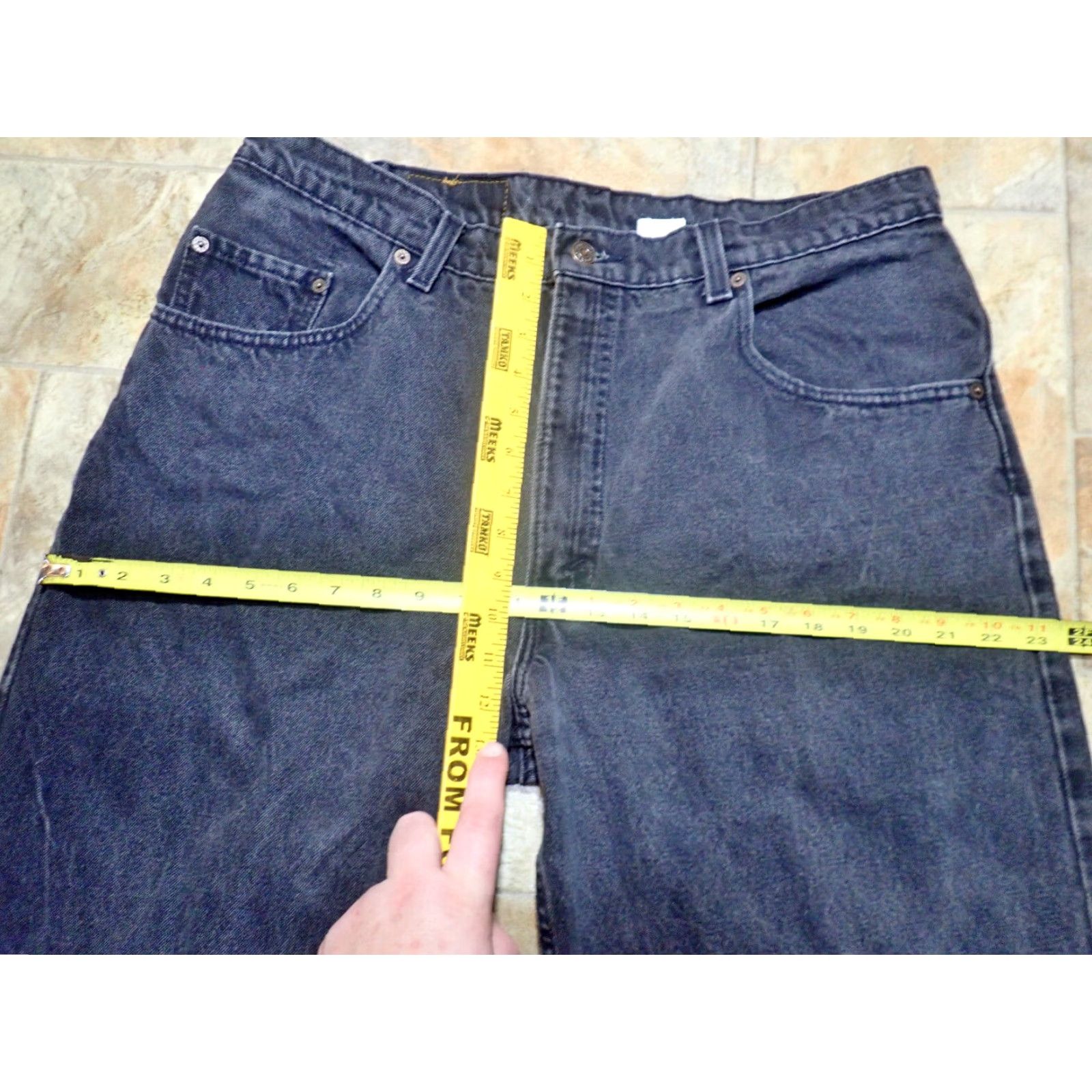 Levi's VINTAGE Levi's 560 Relaxed Fit Jeans 38x31 Black Denim | 90s USA Classic Men's Tapered Relaxed Fit, Dark Wash, Made in USA Size US 38 / EU 54 - 7 Thumbnail