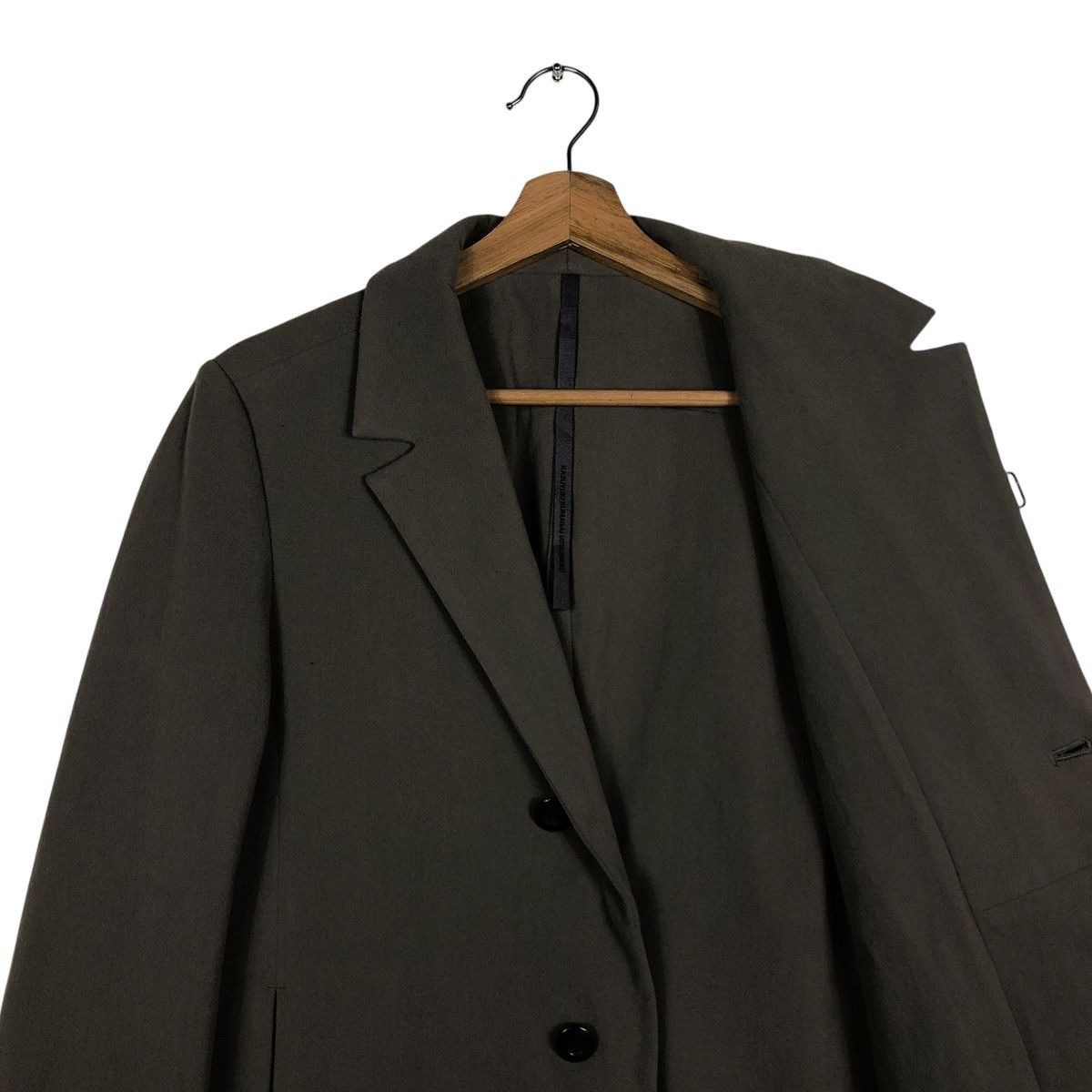Kazuyuki Kumagai Attachment 🔥CASUAL COATS JACKETS BUTTON KAZUYUKI KUMAGAI ATTACHMENT Size US S / EU 44-46 / 1 - 12 Thumbnail