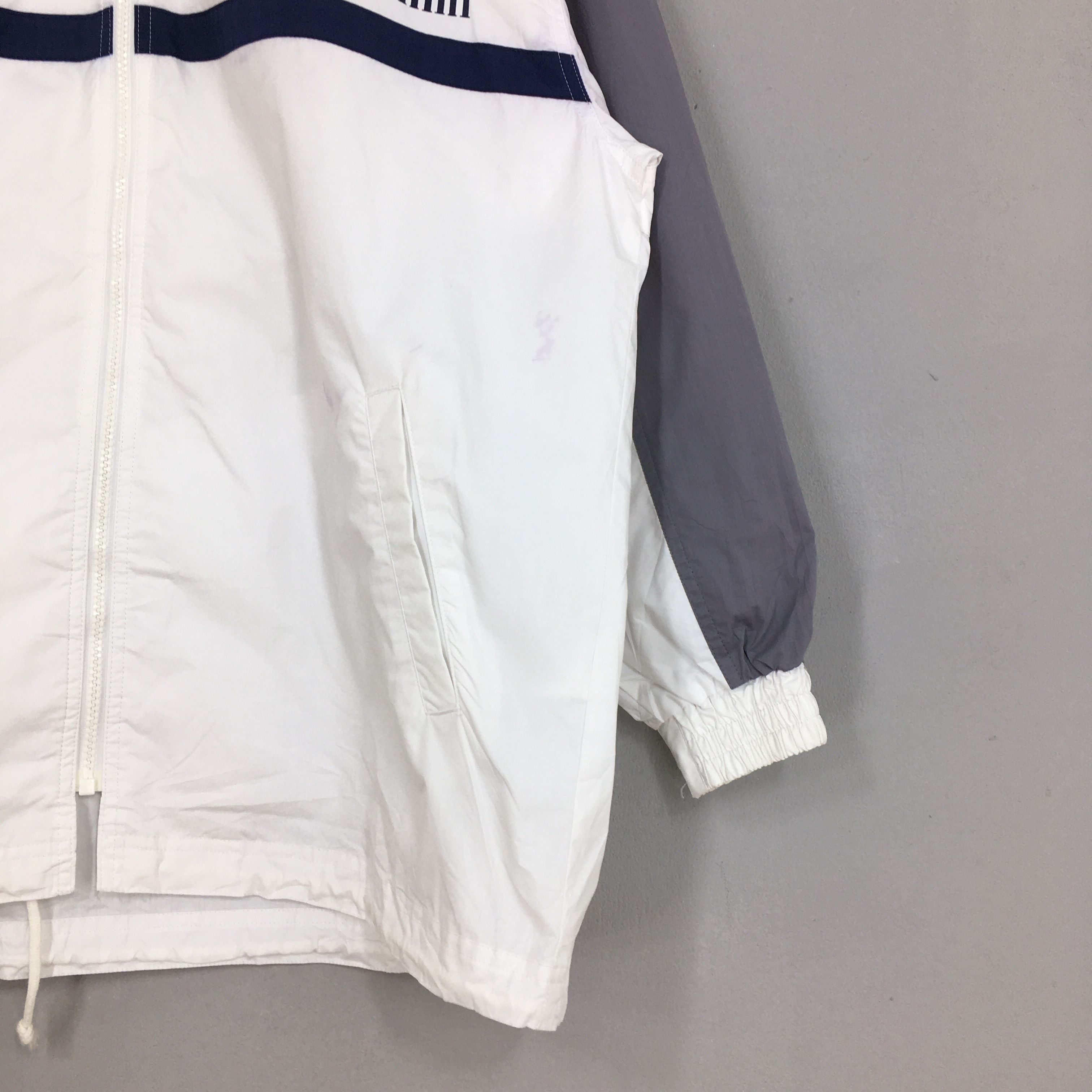 Sergio Tacchini Vintage Sergio Tacchini Windbreaker White Jacket Medium Size US M / EU 48-50 / 2 - 5 Thumbnail