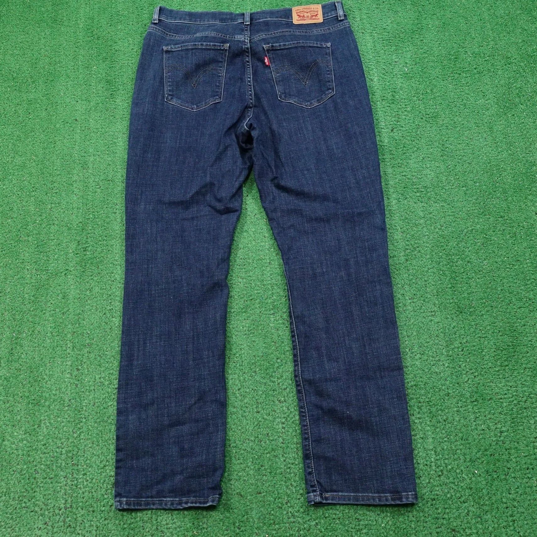 Levi's LEVI'S Vintage Women's Jeans 12 Blue Classic Straight Dark Wash Denim W31 L30 Size 34" / US 12 / IT 48 - 4 Thumbnail