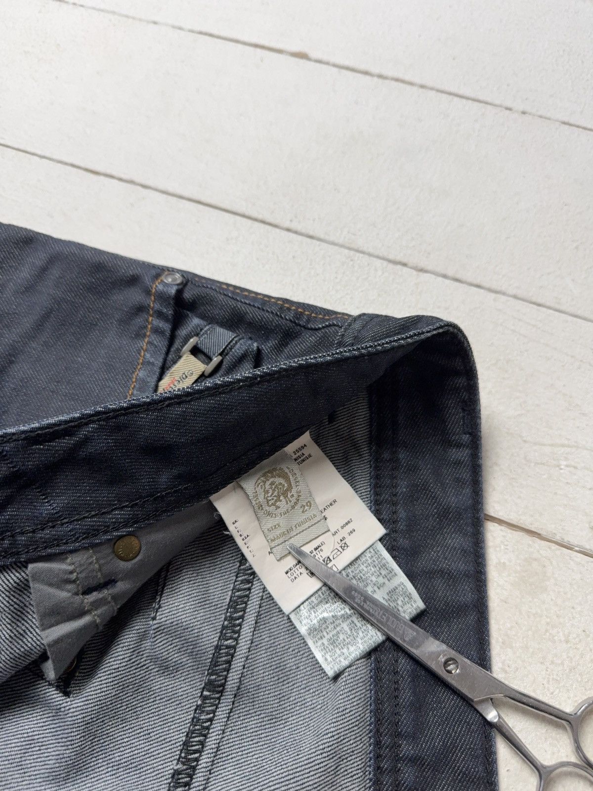 Diesel Luxury 00s Diesel Darron Regular Slim Tapered Jeans W29 L32 Size US 29 - 12 Thumbnail