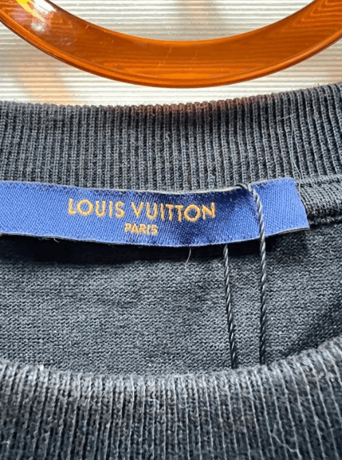 Louis Vuitton Louis Vuitton short-sleeve T-shirt Size US L / EU 52-54 / 3 - 3 Thumbnail
