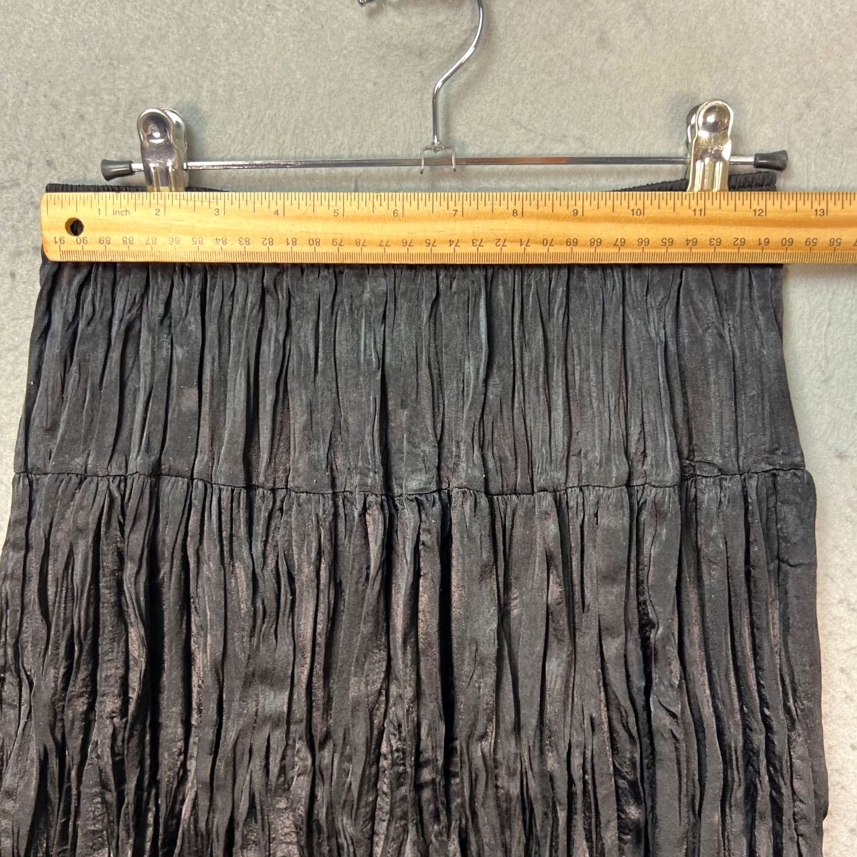 Uniqlo Uniqlo Skirt Maxi Womens Small Black Tiered Elastic Waist Midi 65% Polyester Casual Holiday 90s? Size 28" / US 6 / IT 42 - 5 Thumbnail