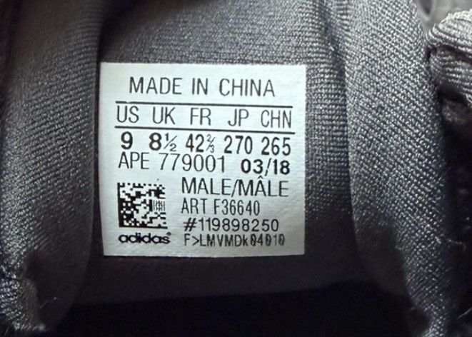 Adidas × Kanye West Adidas Yeezy Rare Model Size US 9 / EU 42 - 6 Thumbnail
