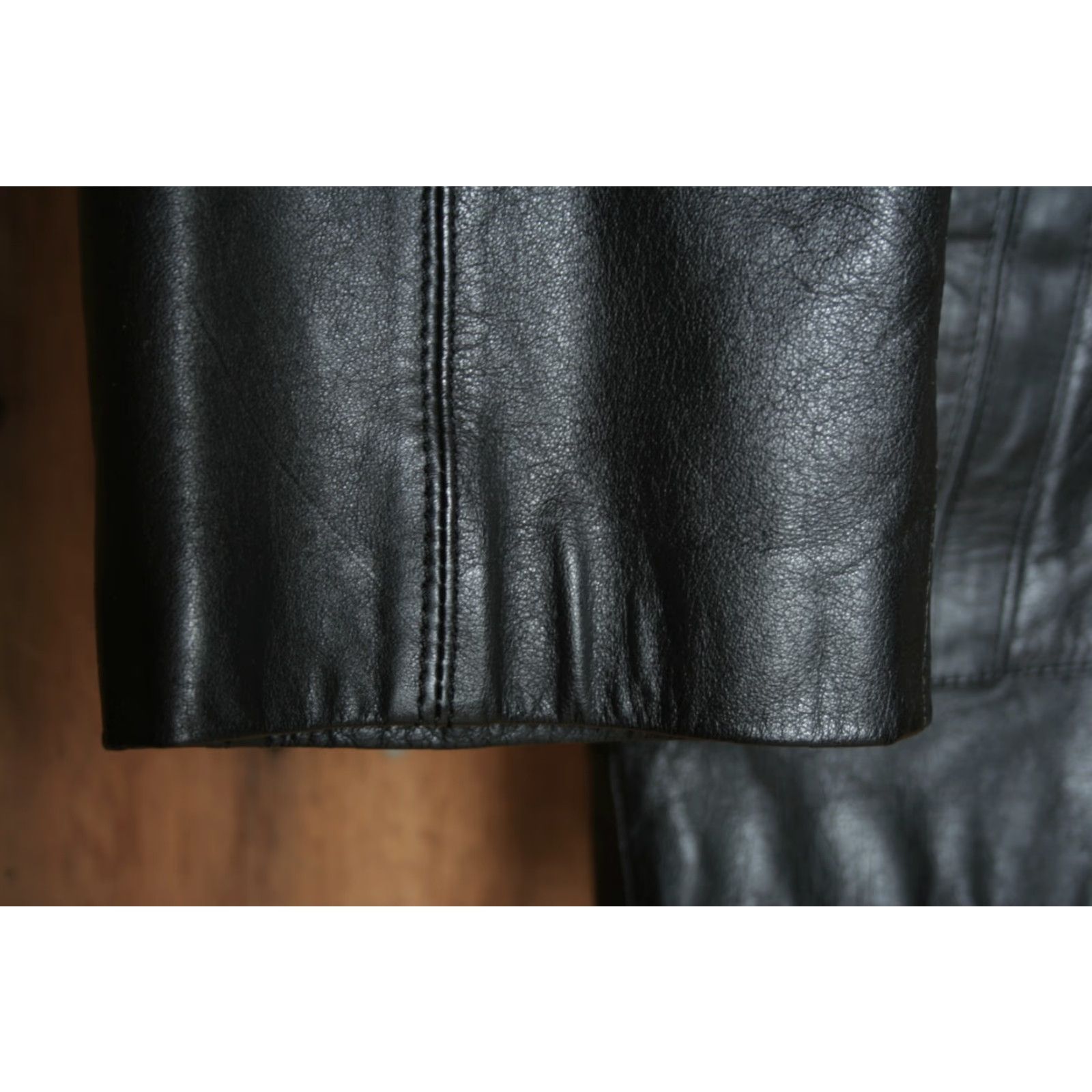 Vintage VINTAGE Raffaelo Leather 3-Button Jacket Car Coat Men Sz. 44 Black Gold Collection by Raffaelo Mens Jacket Size US S / EU 44-46 / 1 - 4 Thumbnail