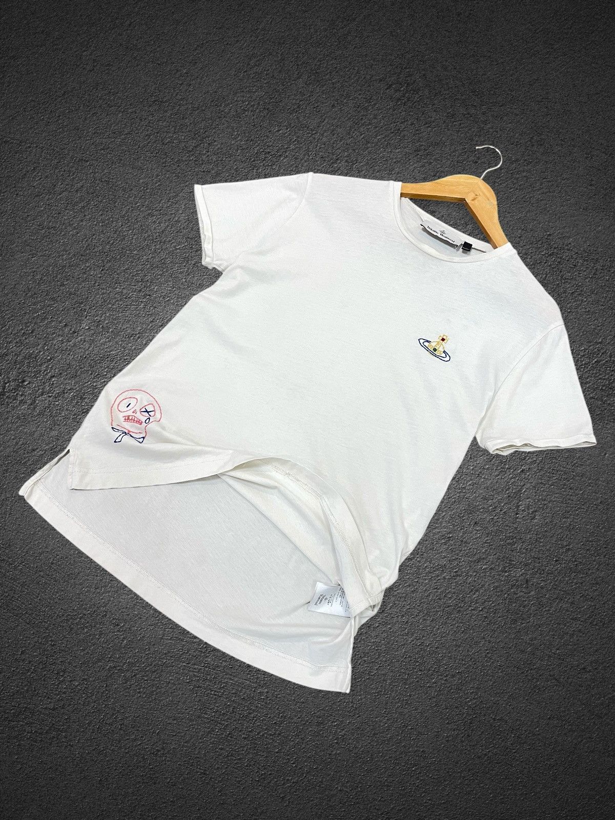 Vivienne Westwood Vivienne Westwood Organic Cotton T-Shirt – Size L – Cream Size US L / EU 52-54 / 3 - 7 Thumbnail