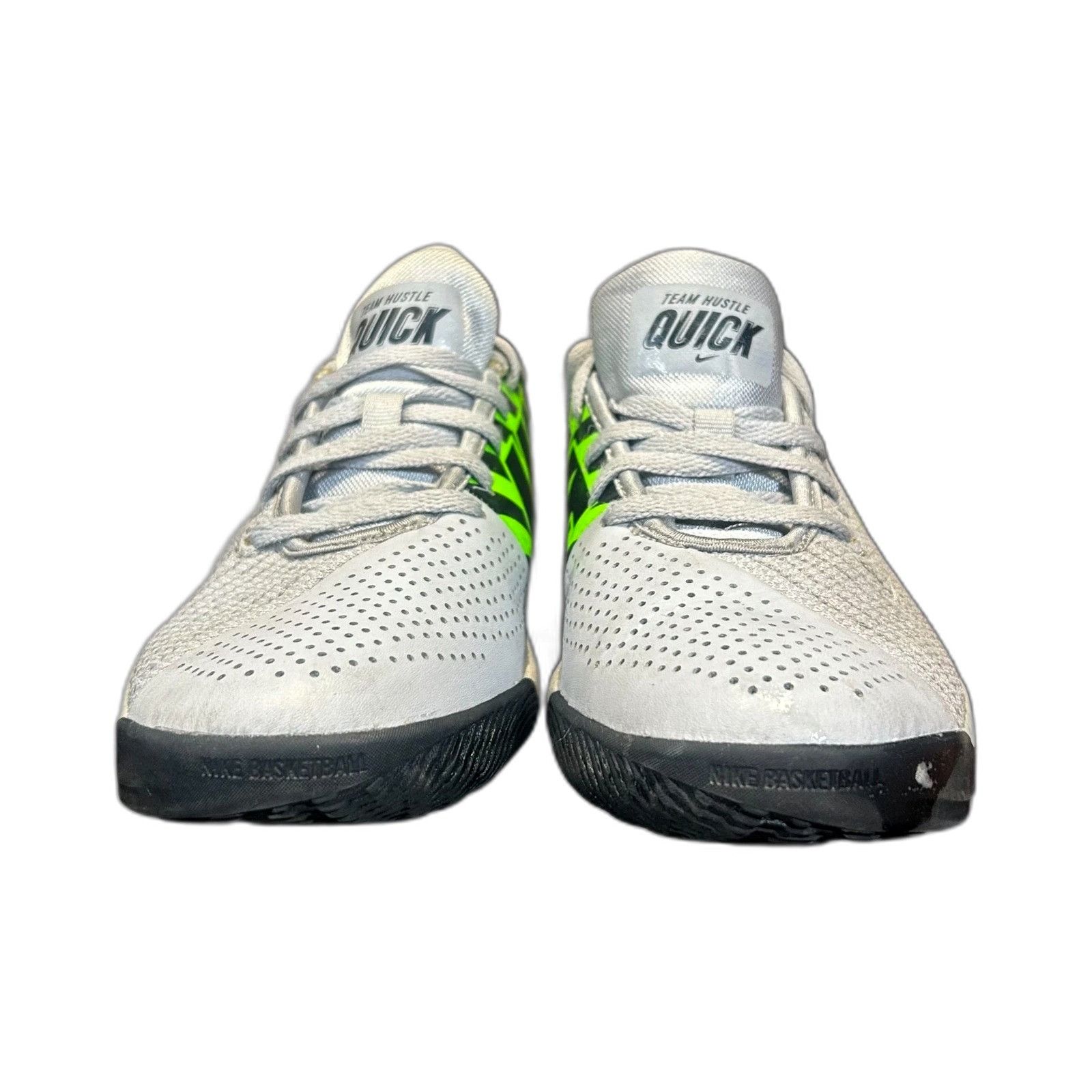 Nike Nike Team Hustle Quick 2 Sport Basketball Shoes Boys Youth S Size US XXS / EU 40 - 3 Thumbnail