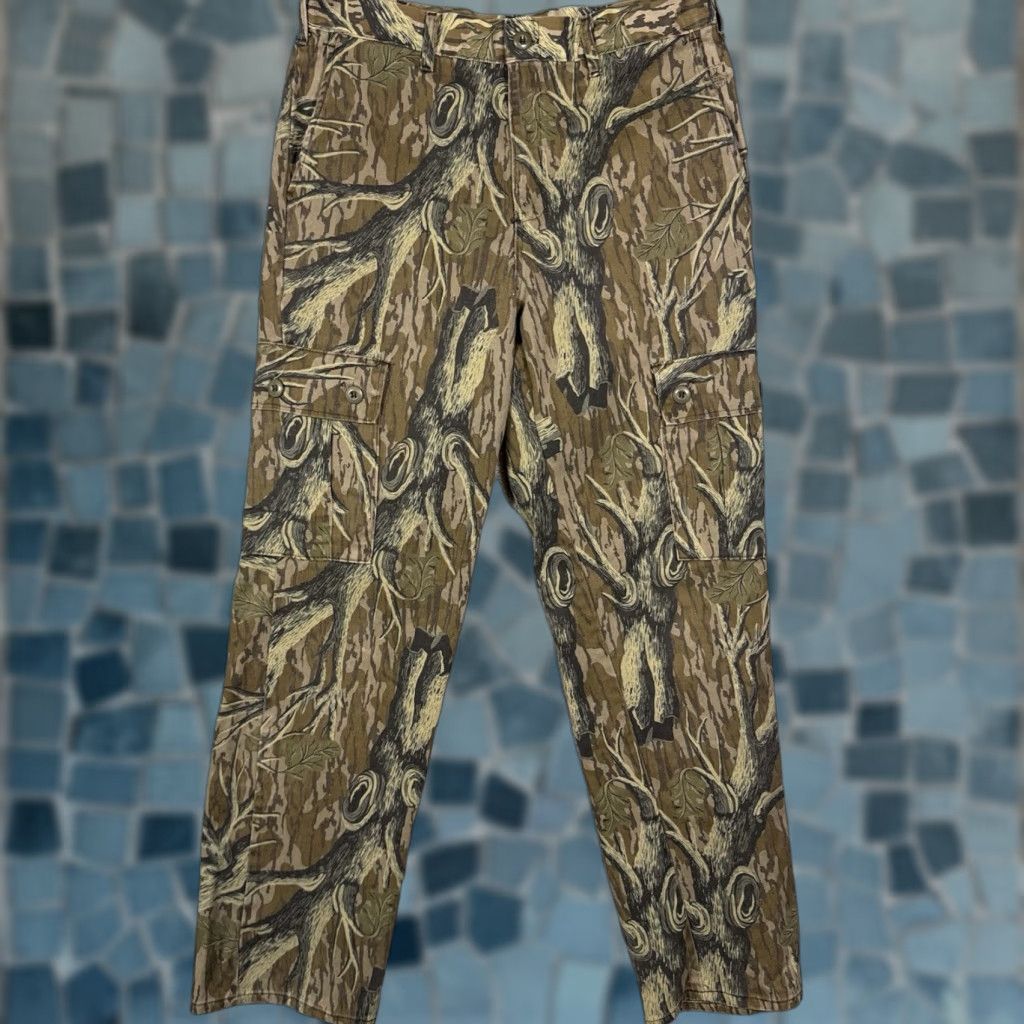 Vintage VINTAGE Mossy Oak Pants Mens 34x32 Cargo Hunting Treestand USA Made Cargo Pants Mens 34x32 Brown Camouflage Mens Size US 34 / EU 50 - 1 Thumbnail