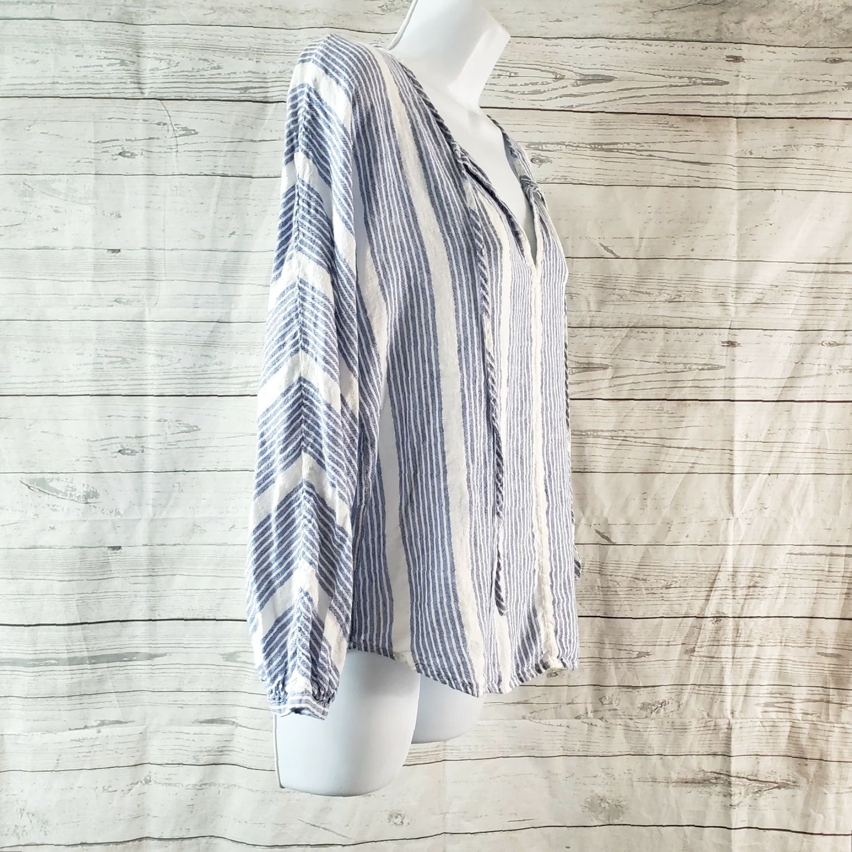 Rails Rails Womens Finn Striped Top Sz Small Blue White Long Sleeve Linen Blend Shirt Adult Small Womens Blue Striped Rails Finn Long Sleeve Linen Blend Size S / US 4 / IT 40 - 3 Thumbnail