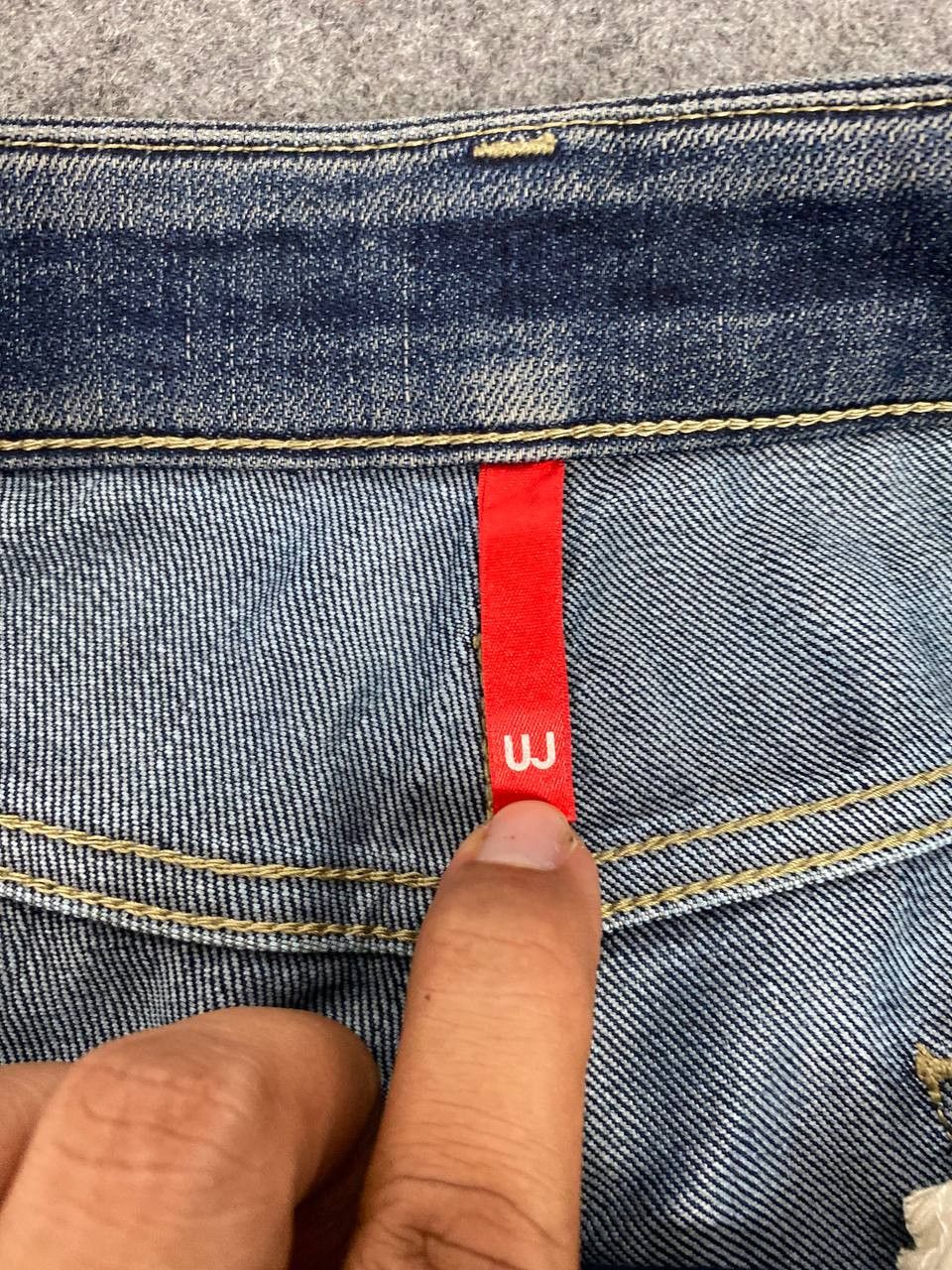 Japanese Brand uniqlo regular fit bootcut high rise distressed denim Size US 31 - 12 Thumbnail