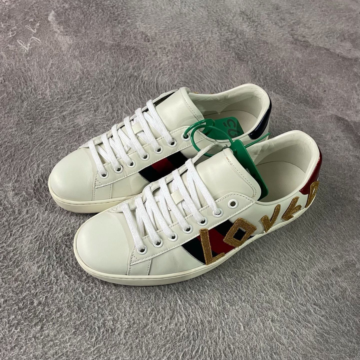Gucci Gucci White Lowtop Sneakers 40 Men Size US 7.5 / EU 40-41 - 1 Thumbnail