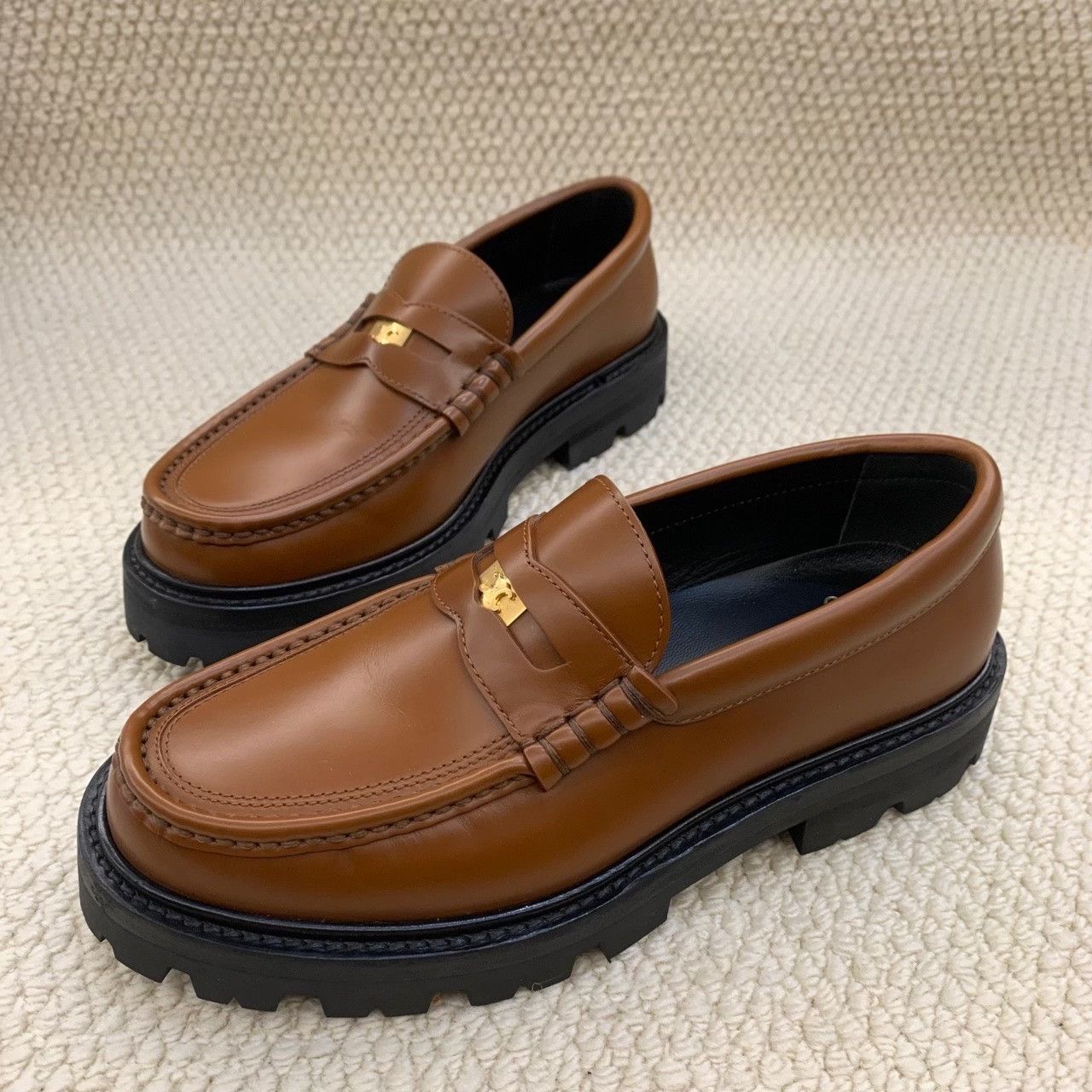 Celine Celine Retro Gold Lowtop Sneakers us_6 Women Size US 6 / IT 36 - 1 Thumbnail