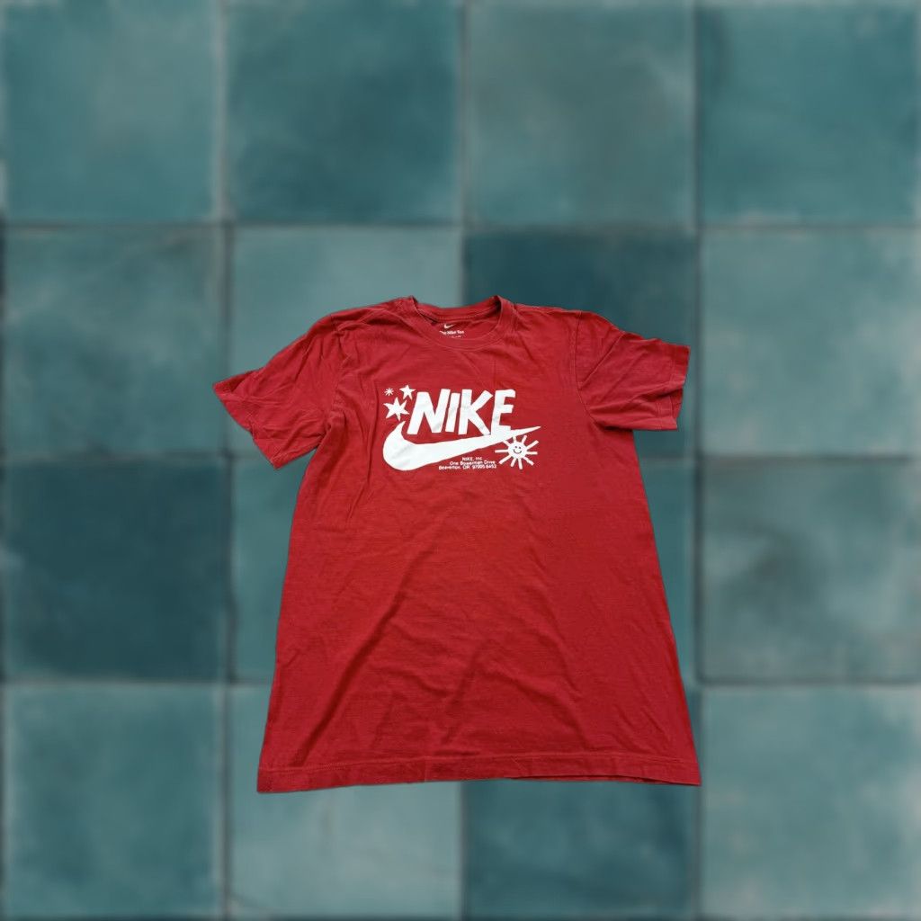 Nike VINTAGE Nike Shirt Mens Small Red Graphic Swoosh Logo Smiley Face Streetwear Tee Size US S / EU 44-46 / 1 - 1 Thumbnail