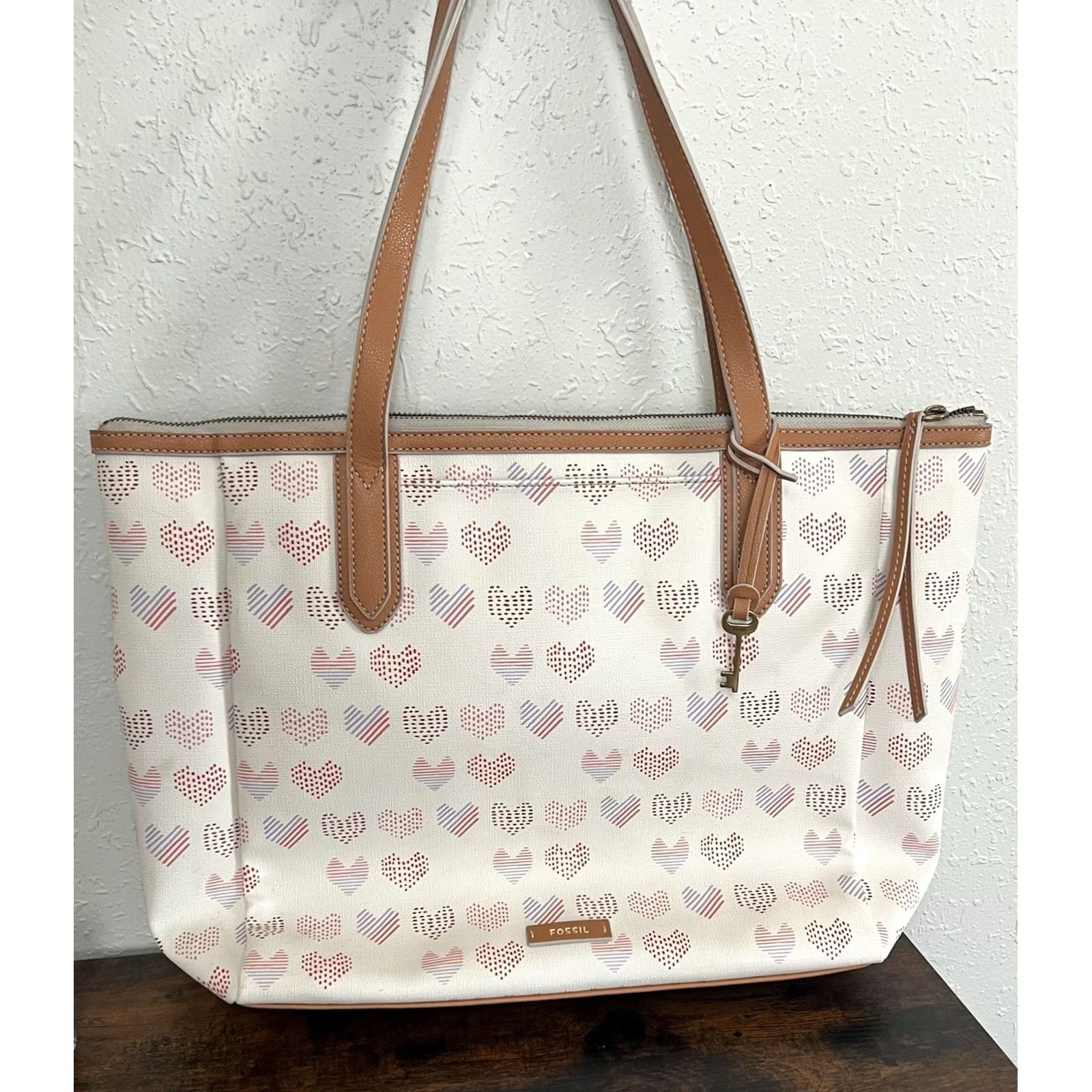 Fossil VINTAGE Fossil Sydney Angora Pink Heart Double Handle Tote Travel Bag EUC Size ONE SIZE - 2 Thumbnail