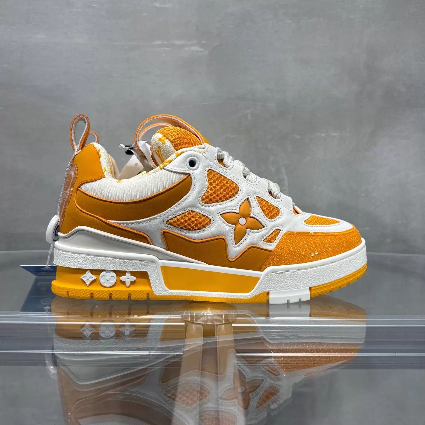 Louis Vuitton LV Skate Shoes White/Yellow All-Over UK1.5/35.5 FC0359 Size US 5 / IT 35 - 4 Thumbnail