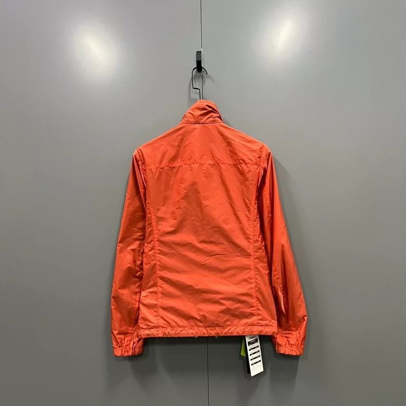 Prada Prada Color-blocked triangle double-sided nylon jacket 2502 Size US S / EU 44-46 / 1 - 3 Thumbnail