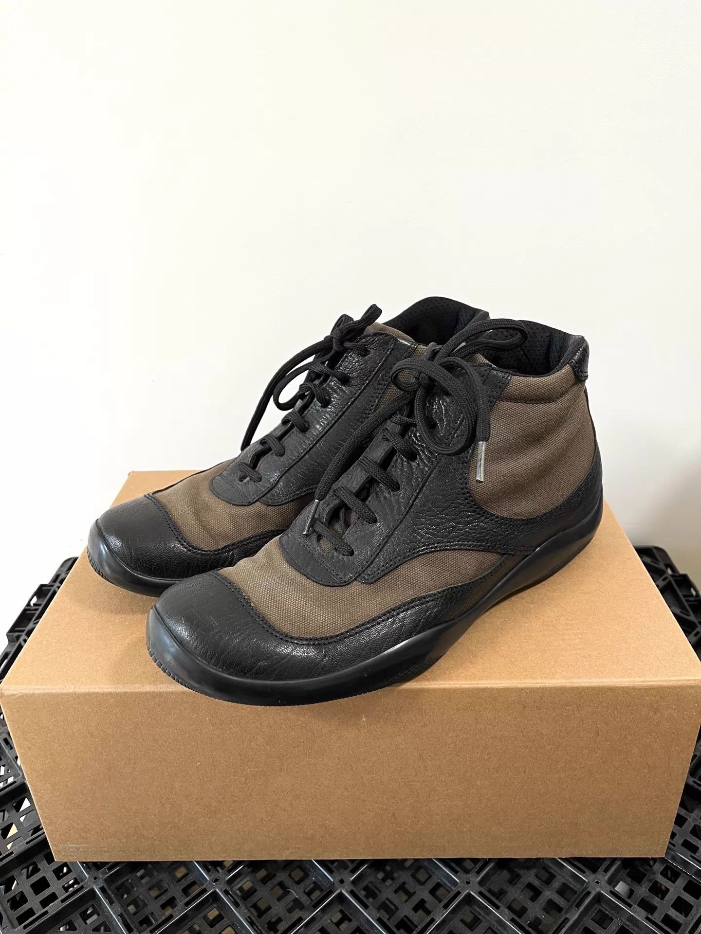 Prada Prada Sport Vintage 00ss Sneakers Size 8 Size US 8 / EU 41 - 1 Thumbnail