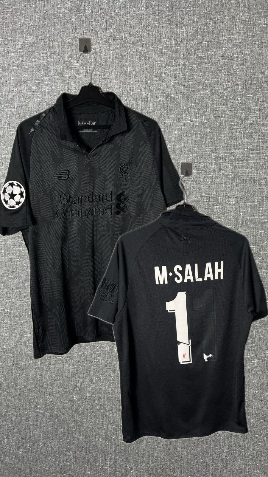 Special Edition Liverpool Blackout Football Shirt 11 Salah Liverpool