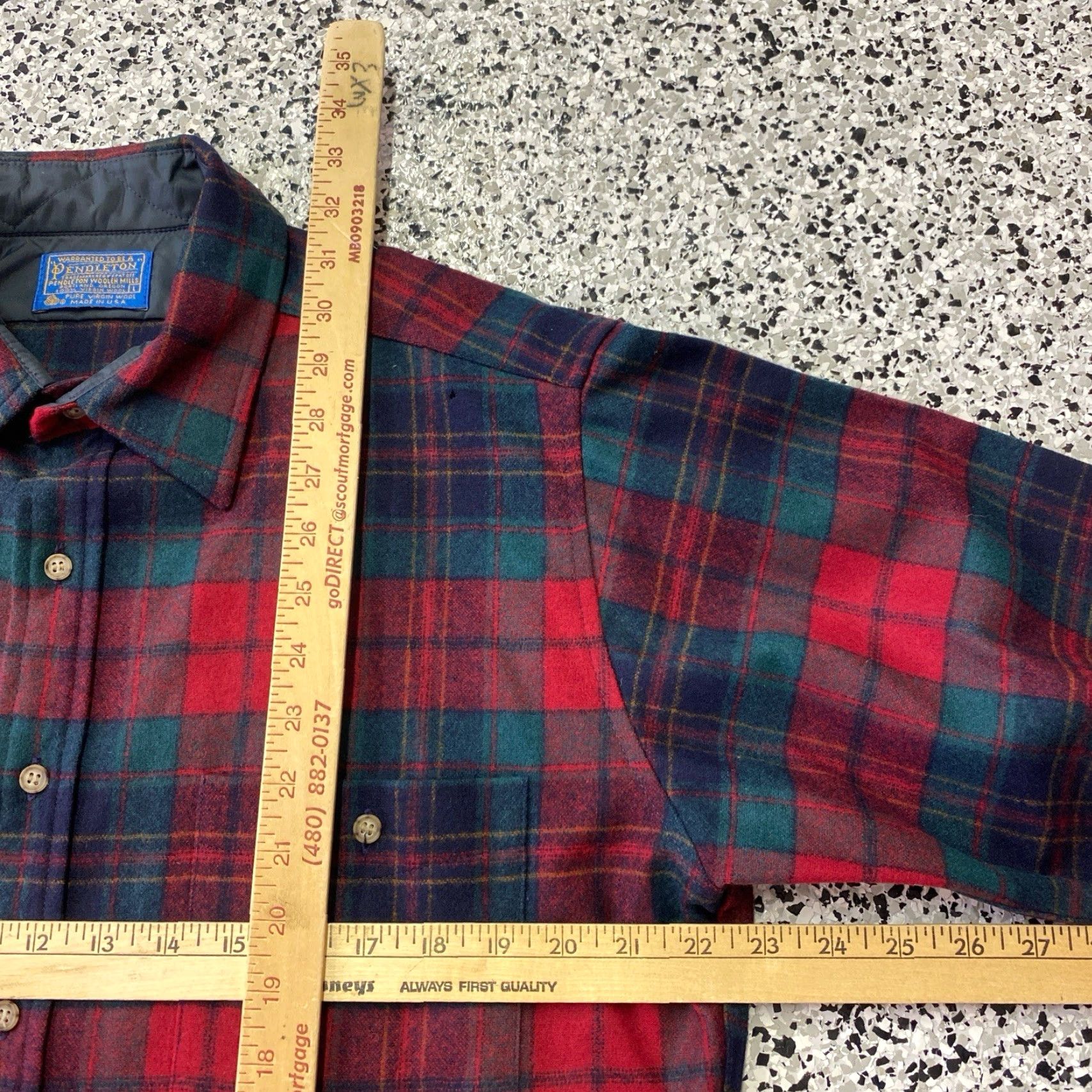 Pendleton VINTAGE Pendleton Wool Flannel Button-Up Shirt Leather Elbow Patches Mens L Red Size US L / EU 52-54 / 3 - 6 Thumbnail