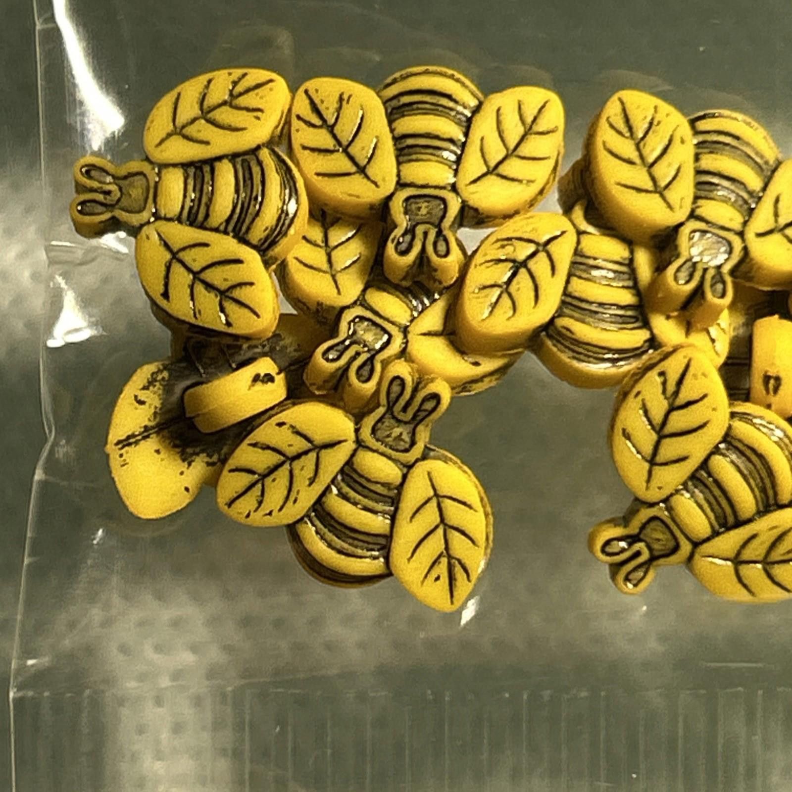 Other Dress It Up Buttons Tiny Bees 20pcs Embellish Craft Buttons Size ONE SIZE - 2 Thumbnail