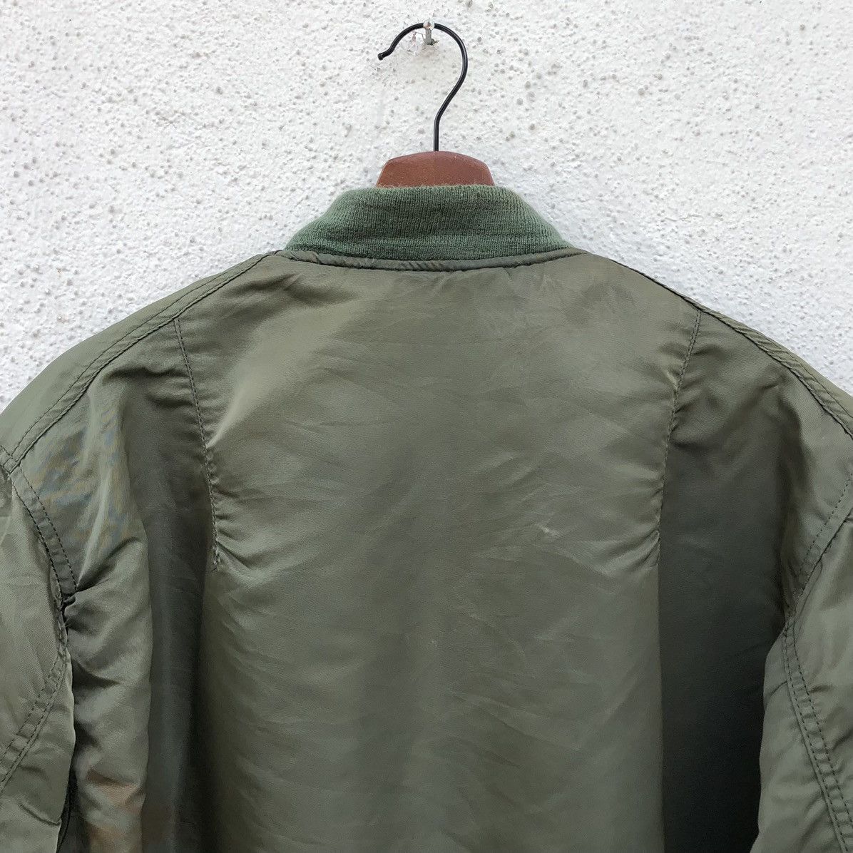 Alpha Industries Vintage Flyers Man Intermediate Ma-1 Bomber Jacket Size US XL / EU 56 / 4 - 3 Thumbnail