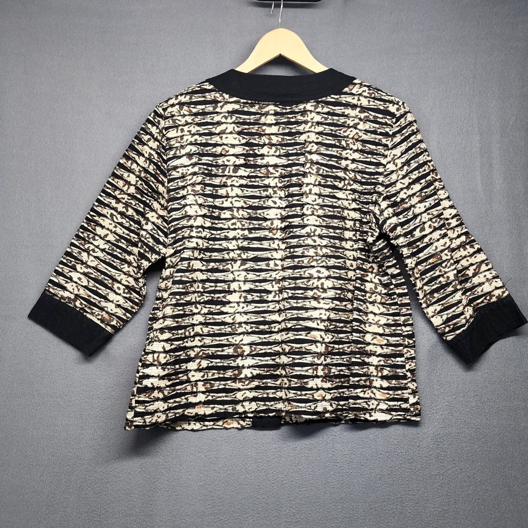 Vintage Chico's Jacket Womens XL Black Beige Textured Animal Print Button Front Size XL / US 12-14 / IT 48-50 - 2 Thumbnail
