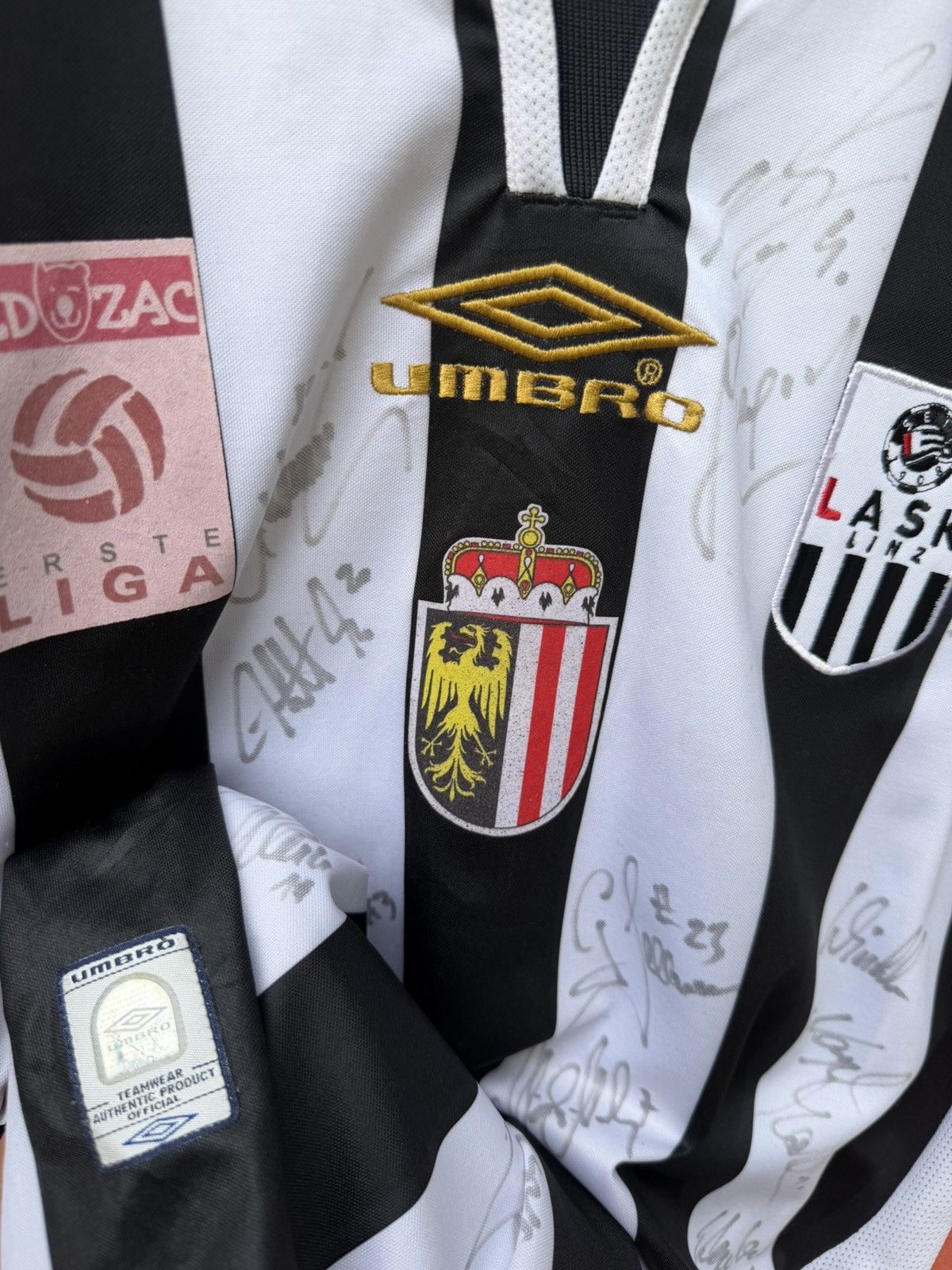 Umbro Matchworn Lask Linz Football Club (Vastic 9) Size US L / EU 52-54 / 3 - 6 Thumbnail