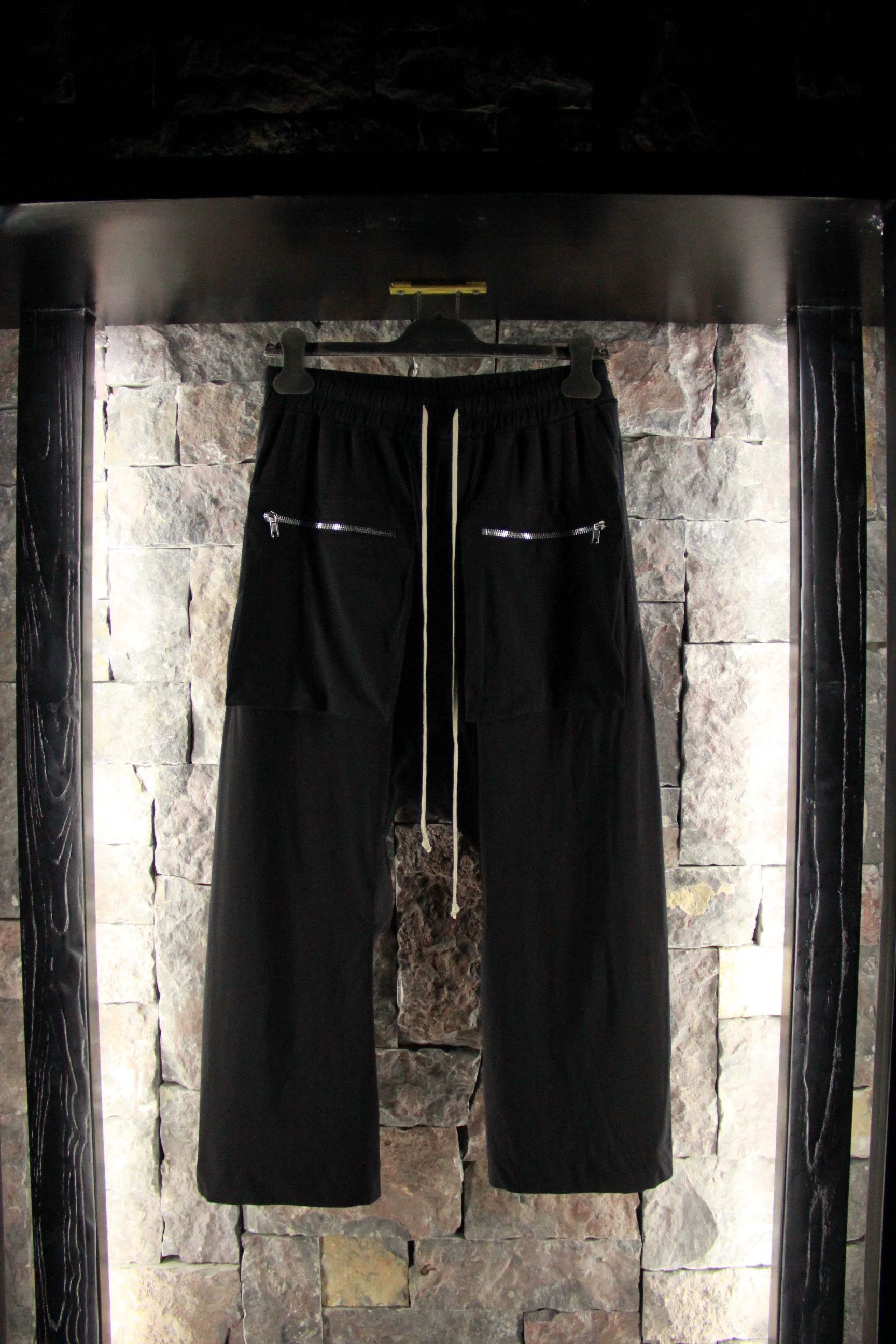 Rick Owens Rick Owens Black Casual Pants Men 30 Size US 30 / EU 46 - 1 Thumbnail