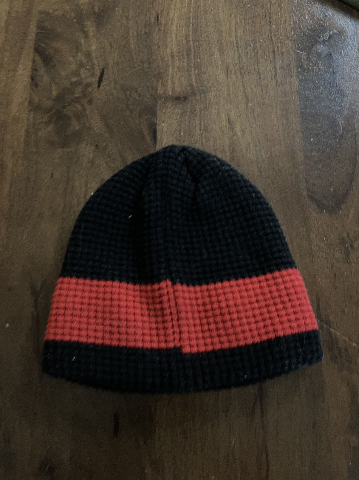 Other Netflix SpellOut Beanie Adult One Size Black Red Size ONE SIZE - 2 Thumbnail
