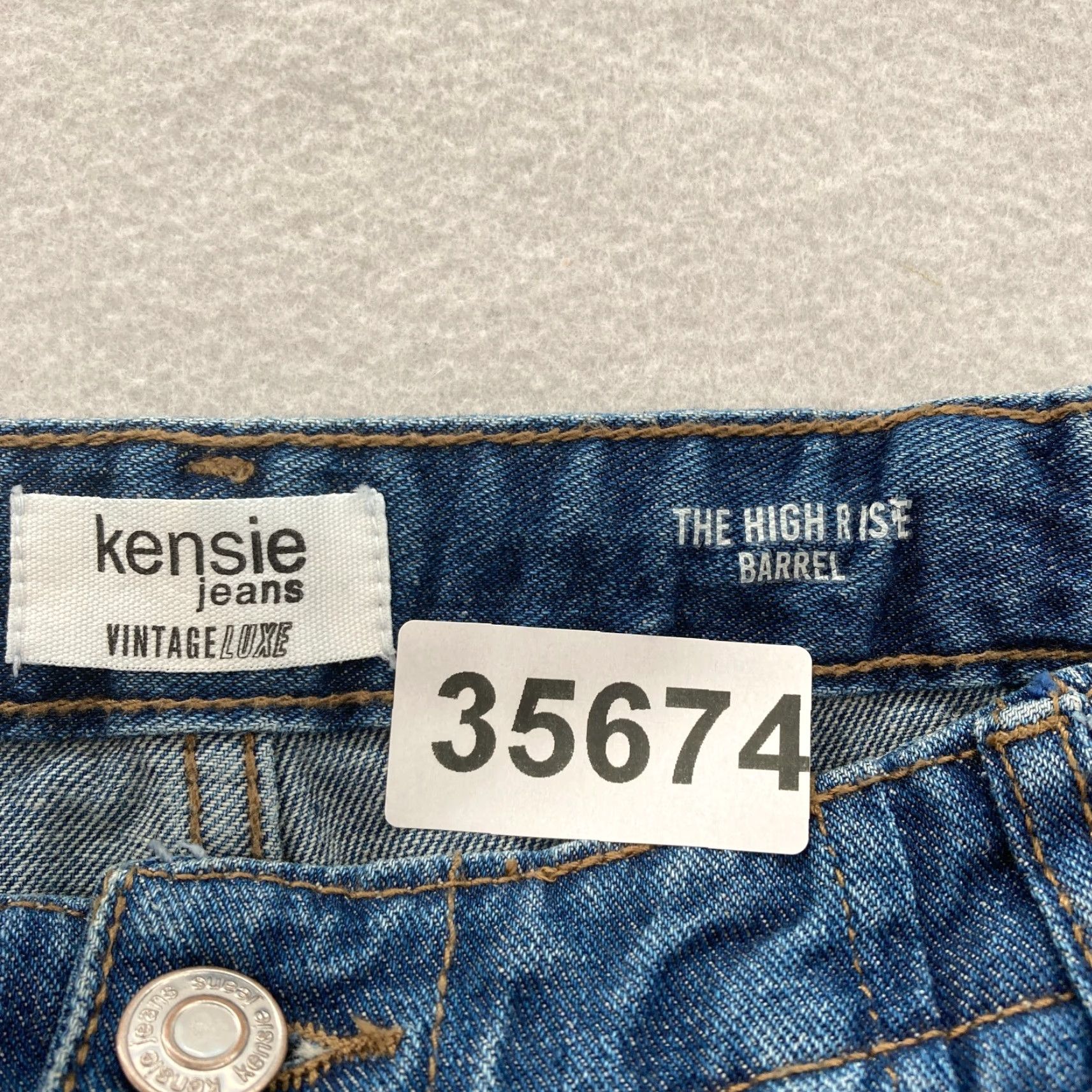 Vintage Kensie Jeans Barrel High Rise Women's 10/30 Blue Denim Button Fly Denim Jeans 90s Retro Luxe Luxe Vintage Size 32" / US 10 / IT 46 - 4 Thumbnail
