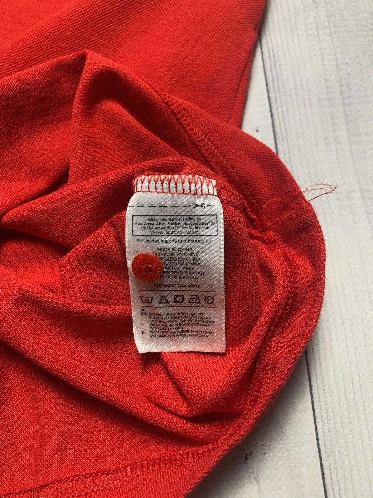 Adidas × Vintage Vintage adidas Bayern Munich soccer polo size M red Size US M / EU 48-50 / 2 - 4 Thumbnail