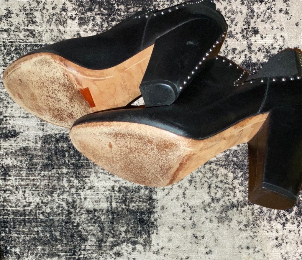 Givenchy Women's Givenchy Black Leather Ankle Boots Size 38 Size US 8 / IT 38 - 9 Thumbnail