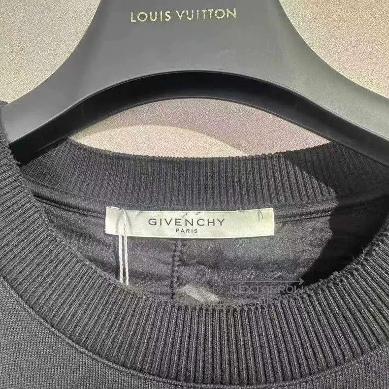Givenchy Givenchy Black Hole Letter Round Neck Sweatshirt (Size XS) Size US XS / EU 42 / 0 - 3 Thumbnail