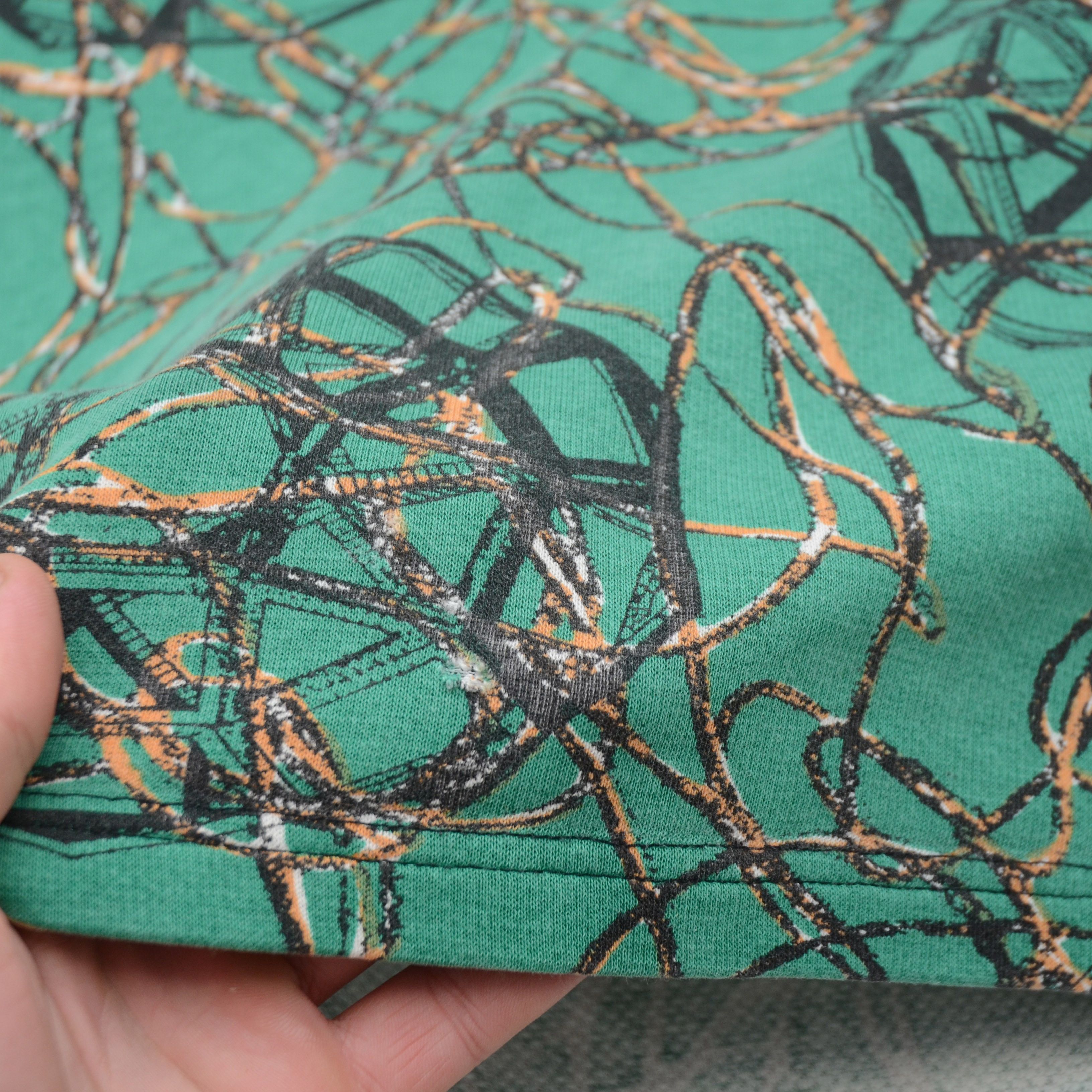 Reebok Vintage Reebok Sweatshirt Abstract Green Star Chain Pattern Size US L / EU 52-54 / 3 - 6 Thumbnail
