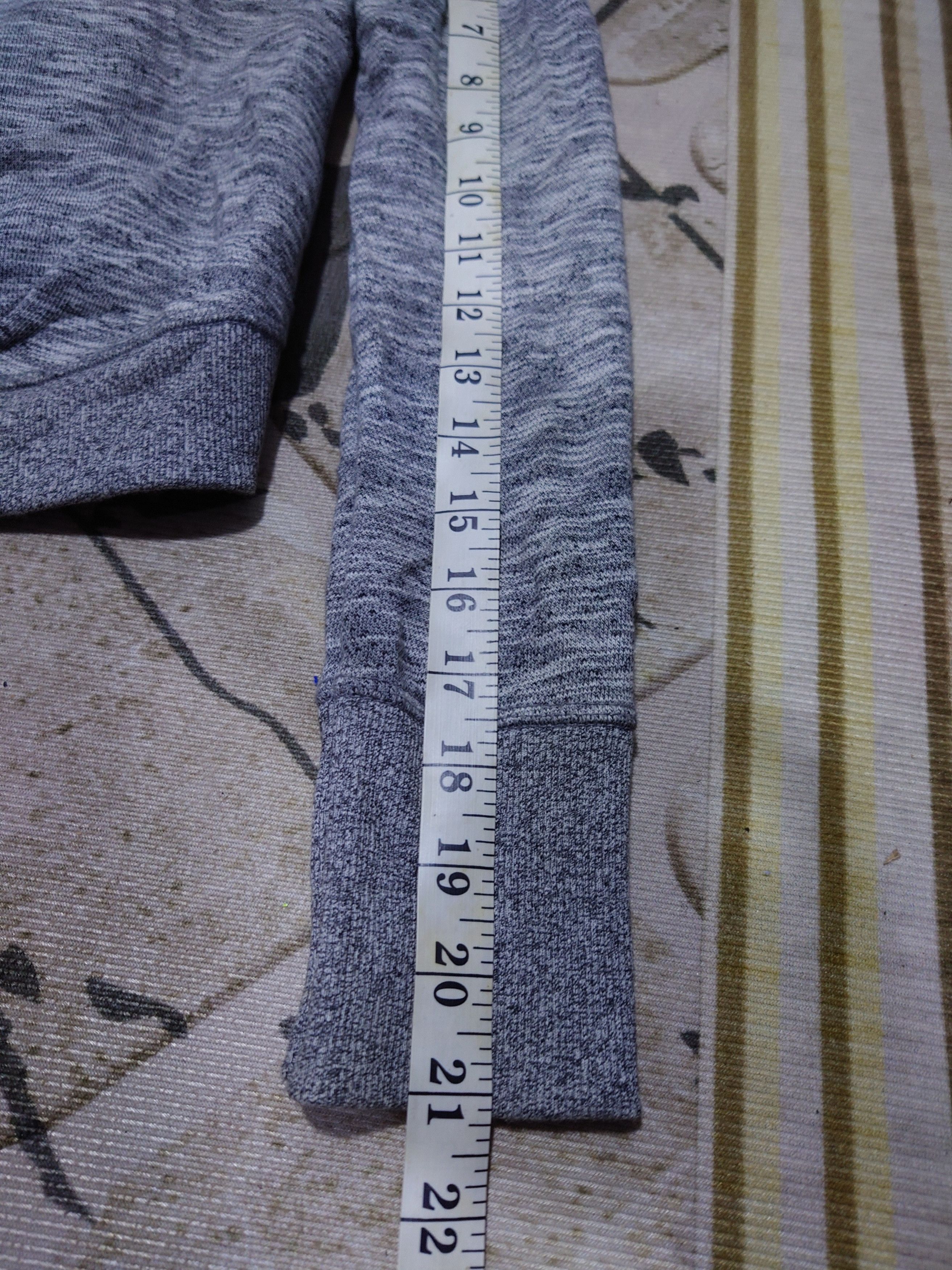 Acne Studios Acne Studios Gray Joghy Cropped Logo Hoodie Size L / US 10 / IT 46 - 9 Thumbnail