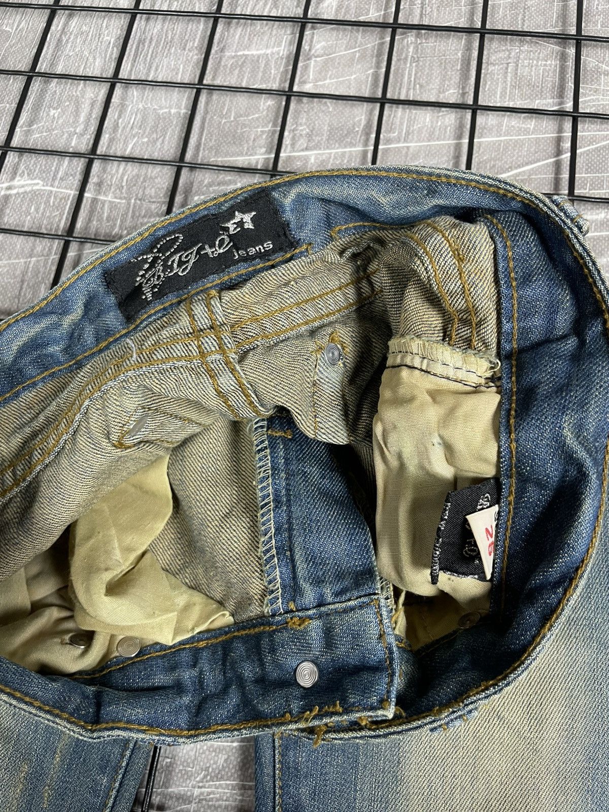 Tornado Mart 00s Y2K Fade Low Rise Jeans Miss Sixty DG LGB Hysteric Vibe Size 25" / US 0 / IT 36 - 7 Thumbnail