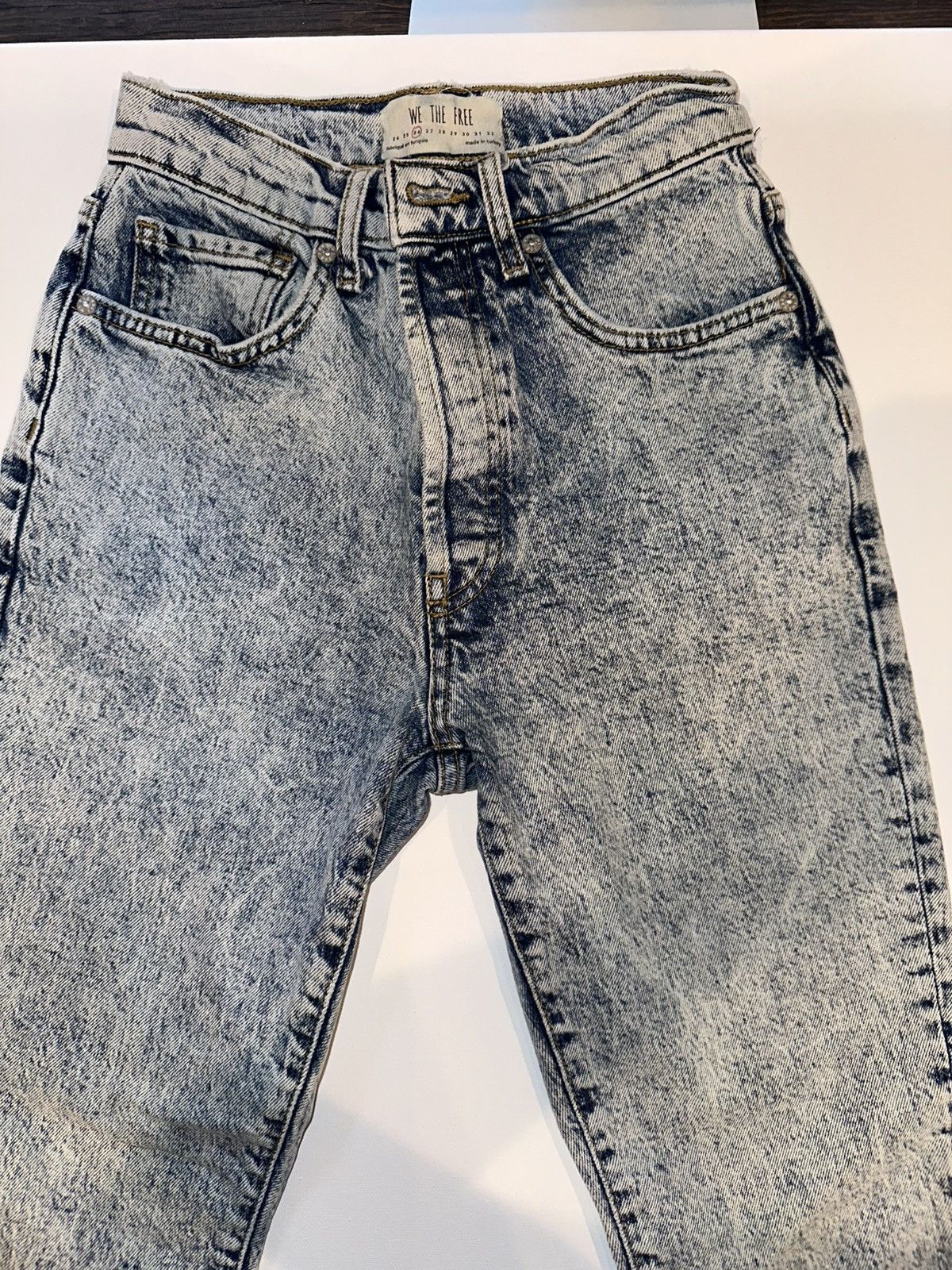 Free People Free People We The Free High Rise Dis Acid Wash Jeans Sz 26 Size 26" / US 2 / IT 38 - 2 Thumbnail