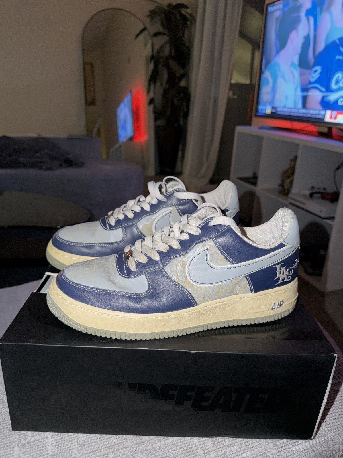 Nike Nike Air Force 1 Low Mr. Cartoon Blue Tattoo (Clown) Size US 9.5 / EU 42-43 - 1 Thumbnail