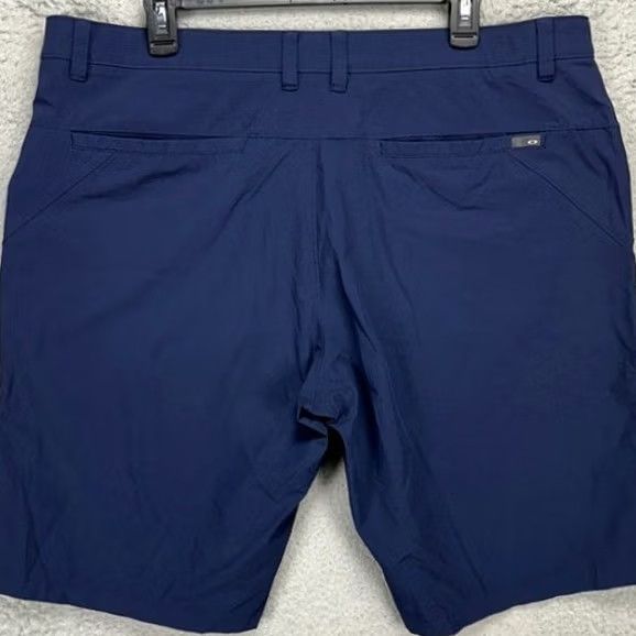 Oakley VINTAGE Oakley Men Golf Shorts 40 Navy Blue Chino Regular Fit Flat Front Athletic Logo Size US 40 / EU 56 - 2 Thumbnail